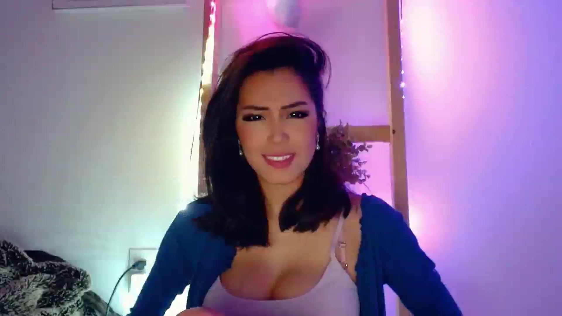 Gallery image thumbnail from Bunni_'s myfreecams stream on, 08/16/2023, 06:47 image 15 of 20
