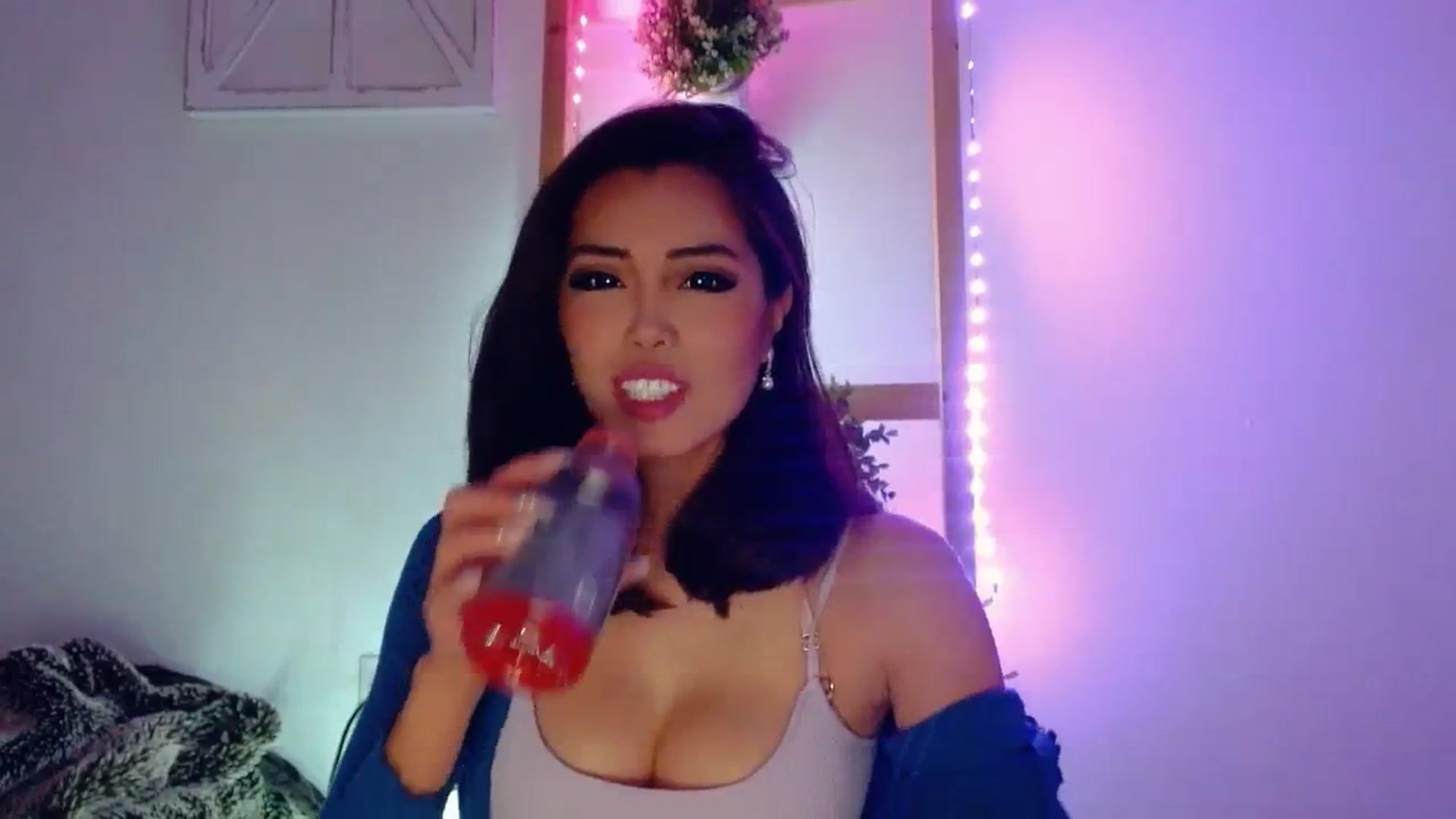 Gallery image thumbnail from Bunni_'s myfreecams stream on, 08/16/2023, 07:12 image 3 of 20