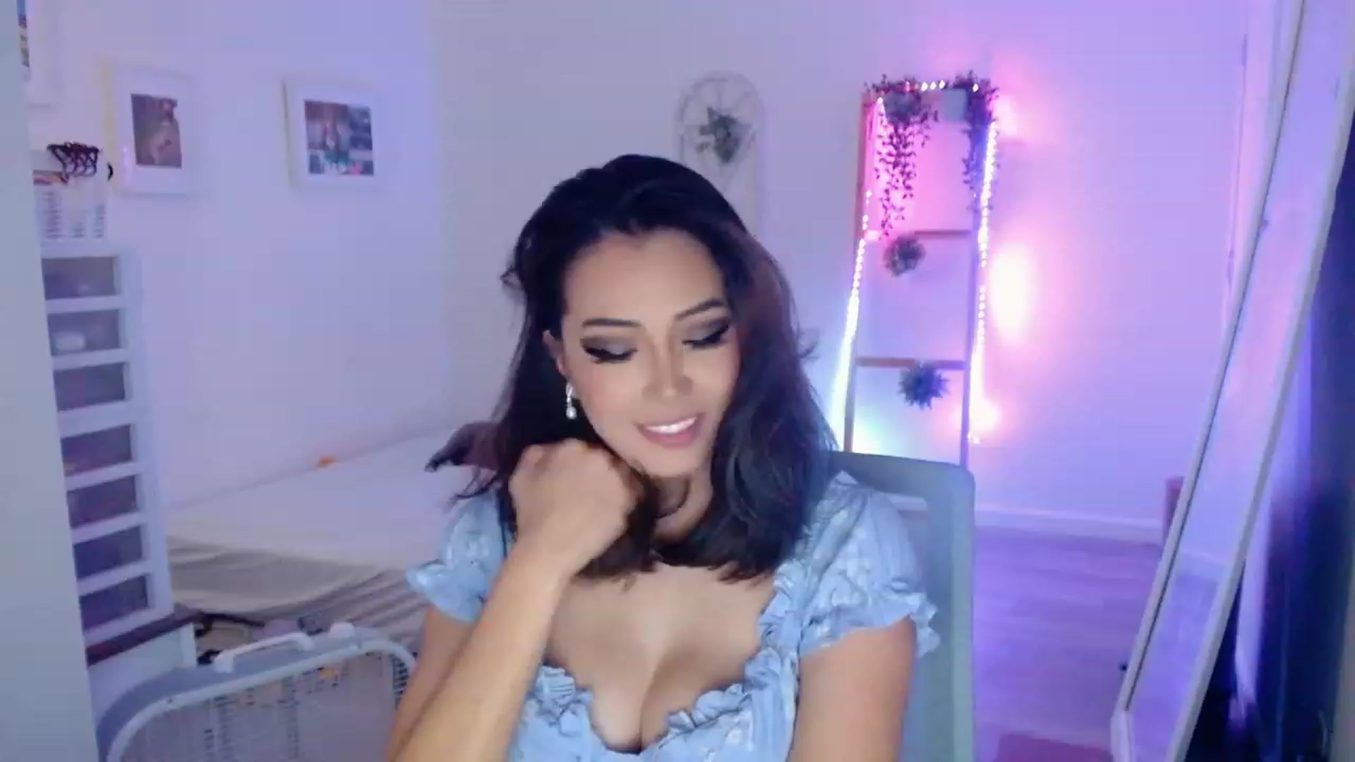 Gallery image thumbnail from Bunni_'s myfreecams stream on, 08/19/2023, 06:18 image 20 of 20