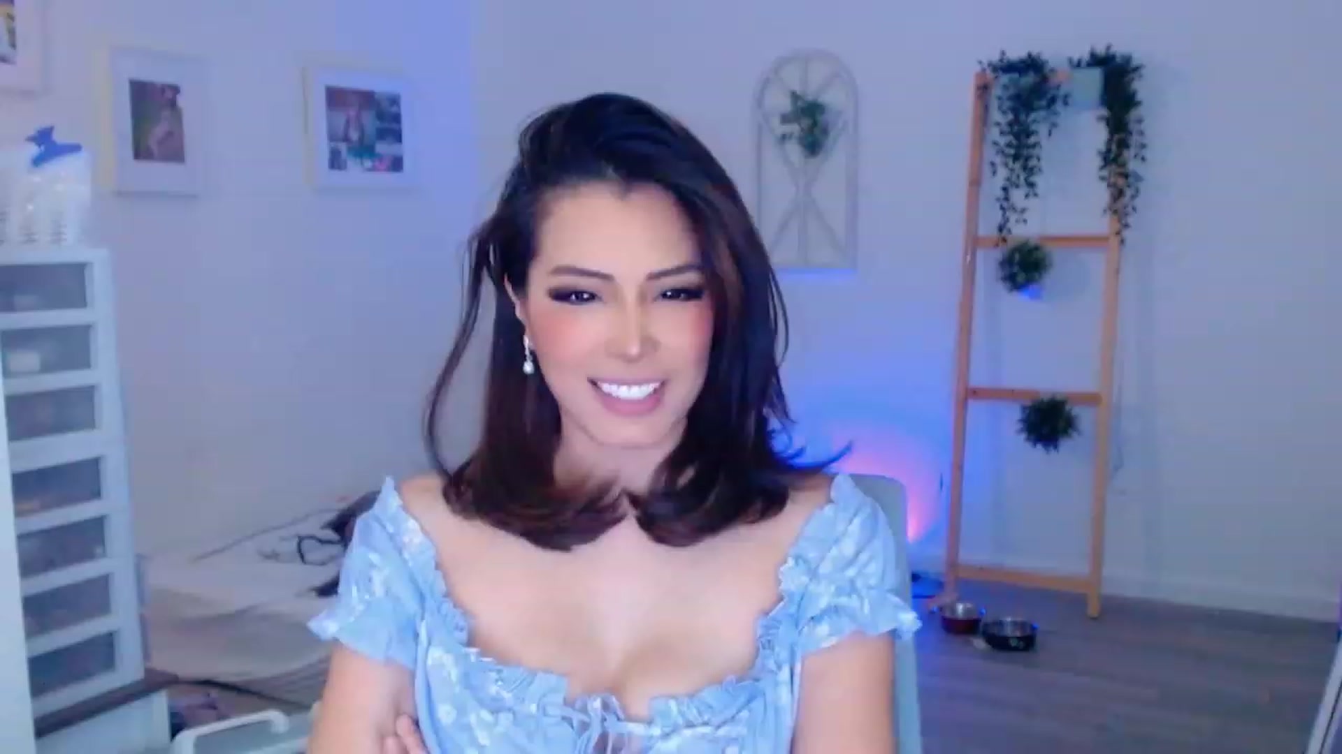 Gallery image thumbnail from Bunni_'s myfreecams stream on, 08/21/2023, 07:18 image 16 of 20