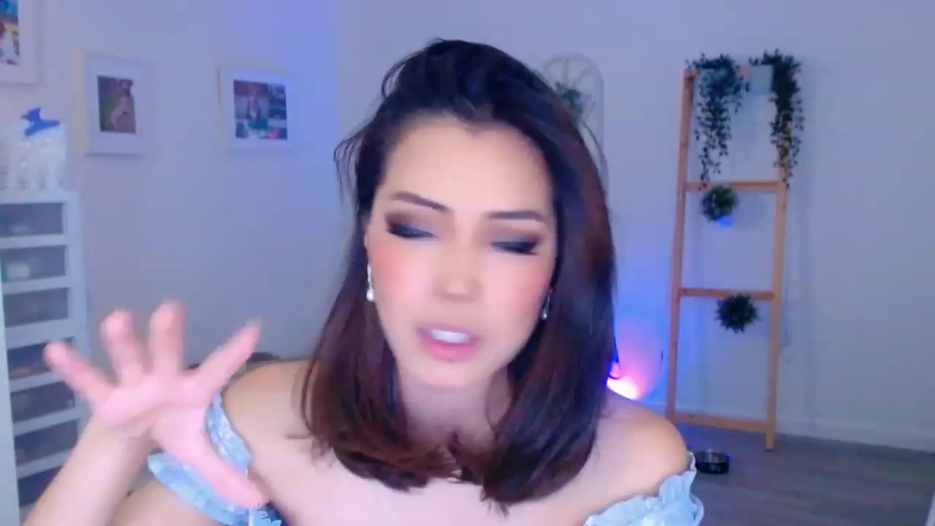 Gallery image thumbnail from Bunni_'s myfreecams stream on, 08/21/2023, 07:37 image 16 of 20
