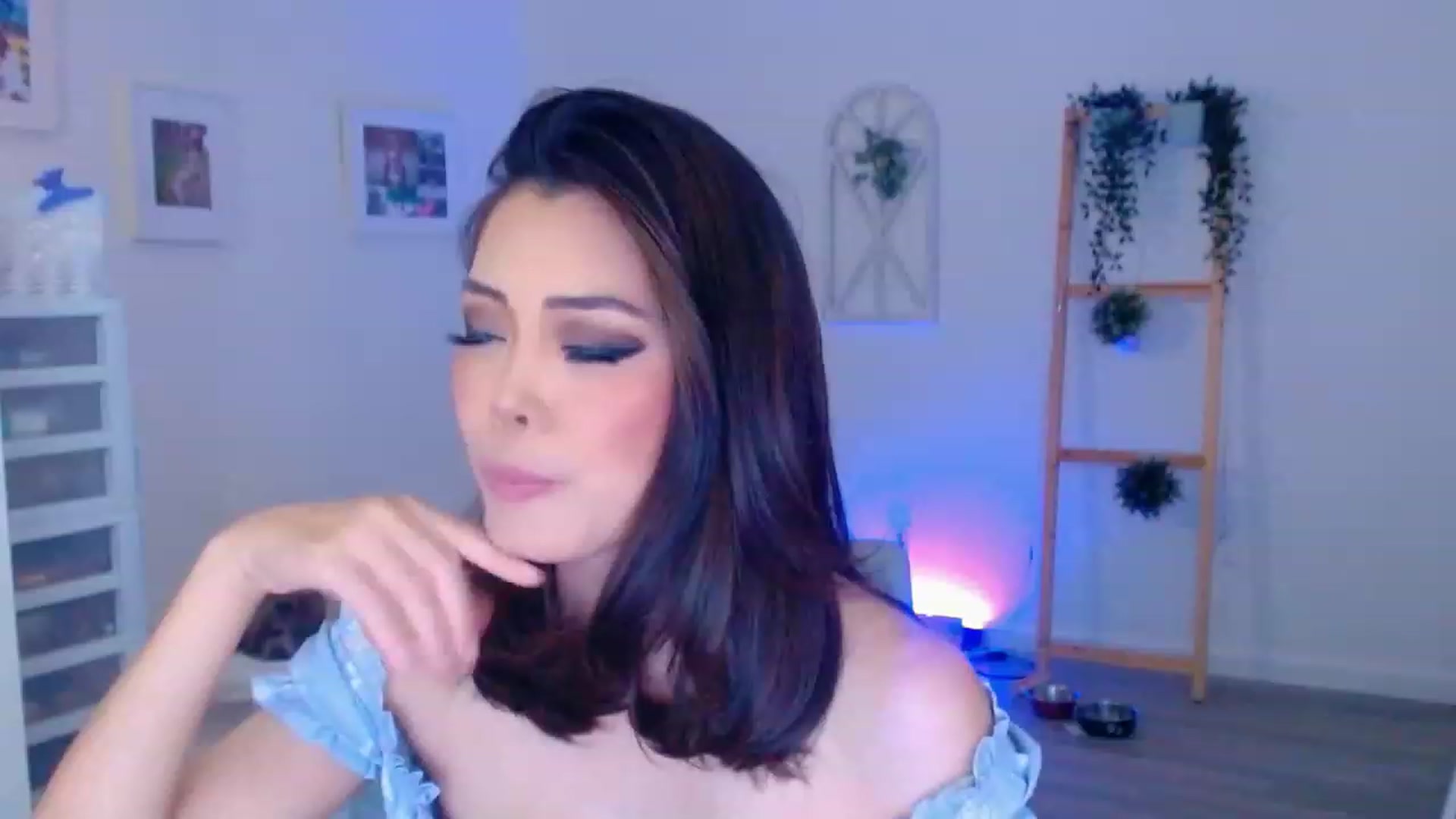 Gallery image thumbnail from Bunni_'s myfreecams stream on, 08/21/2023, 07:37 image 14 of 20