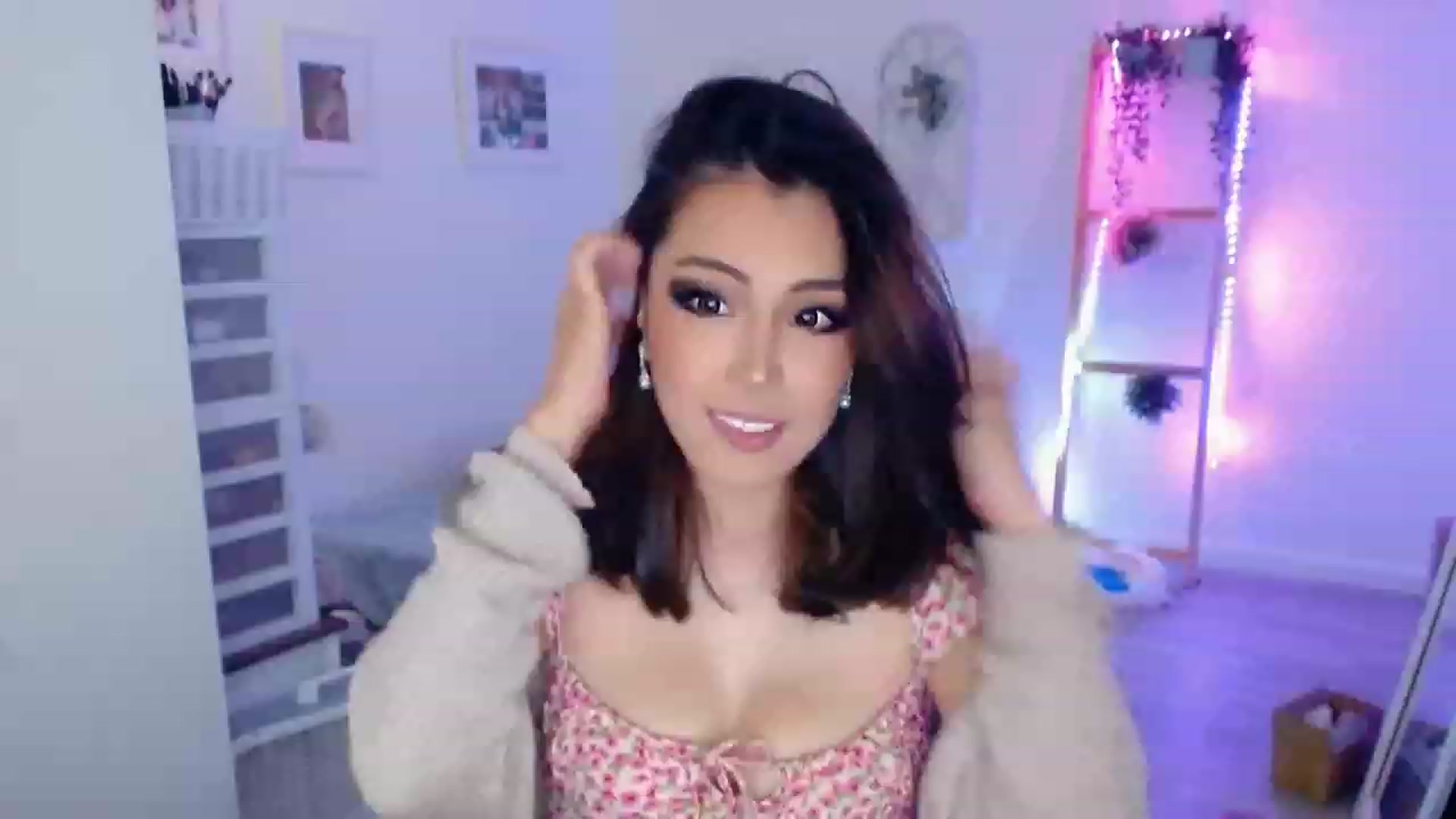 Gallery image thumbnail from Bunni_'s myfreecams stream on, 08/22/2023, 06:41 image 16 of 20