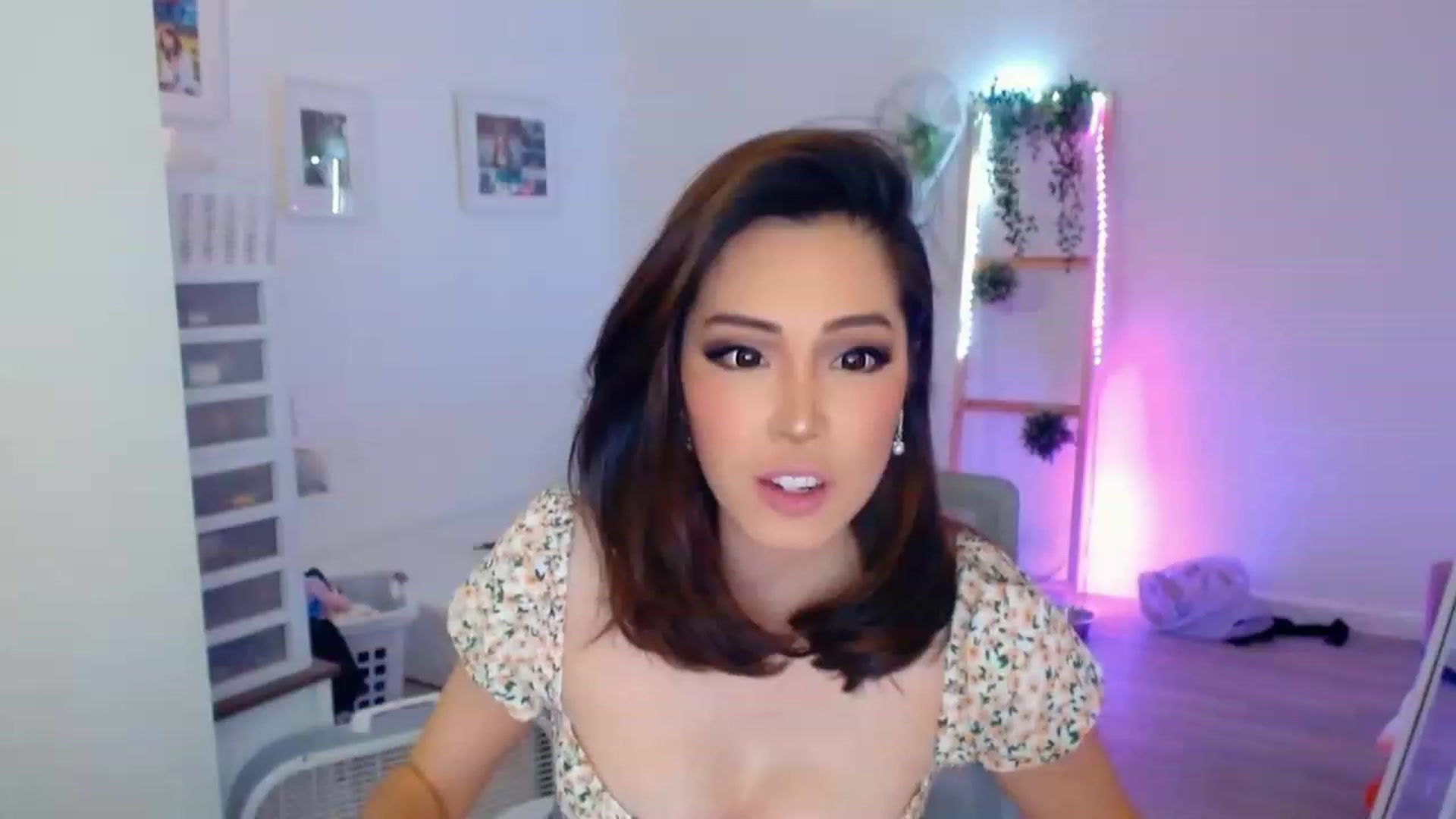 Gallery image thumbnail from Bunni_'s myfreecams stream on, 08/24/2023, 06:30 image 15 of 20
