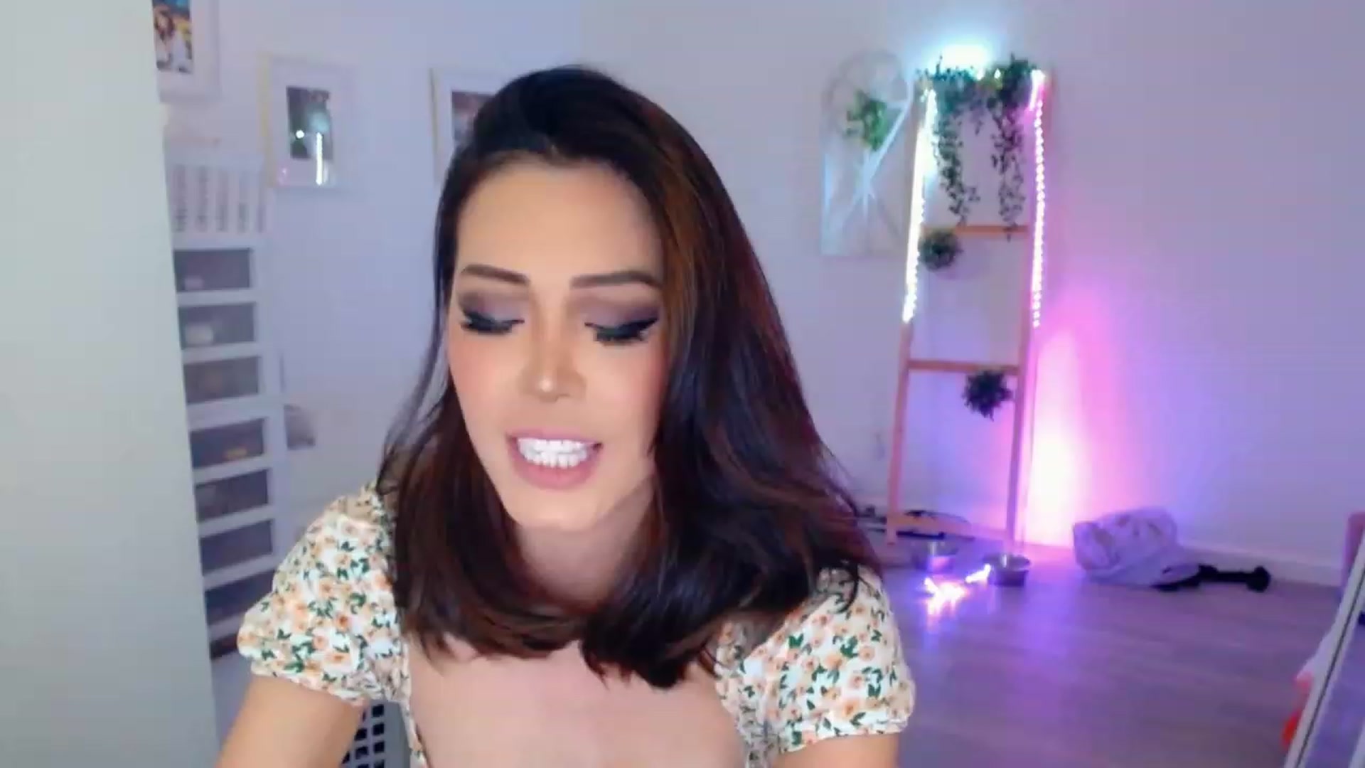 Gallery image thumbnail from Bunni_'s myfreecams stream on, 08/24/2023, 06:30 image 2 of 20