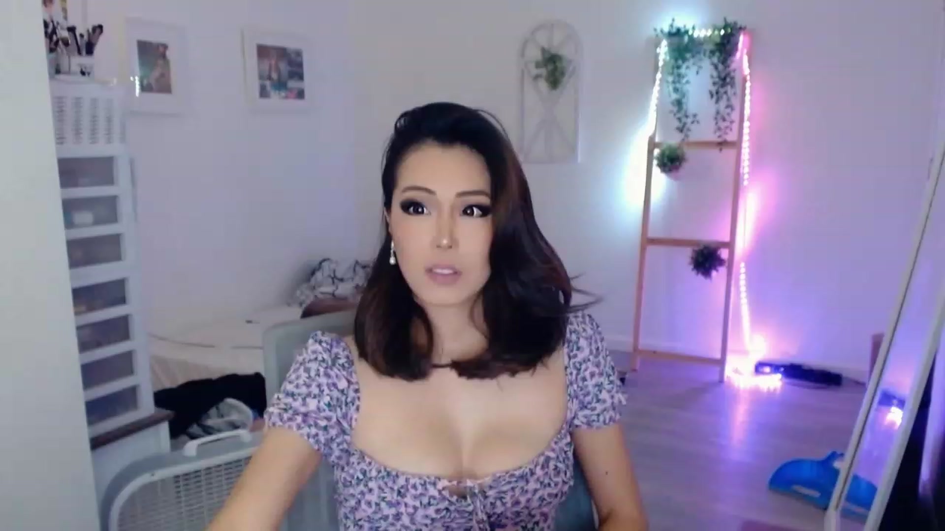 Gallery image thumbnail from Bunni_'s myfreecams stream on, 08/26/2023, 07:19 image 3 of 20