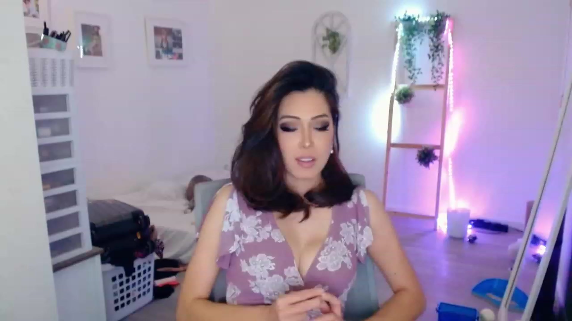 Gallery image thumbnail from Bunni_'s myfreecams stream on, 08/27/2023, 06:15 image 2 of 20