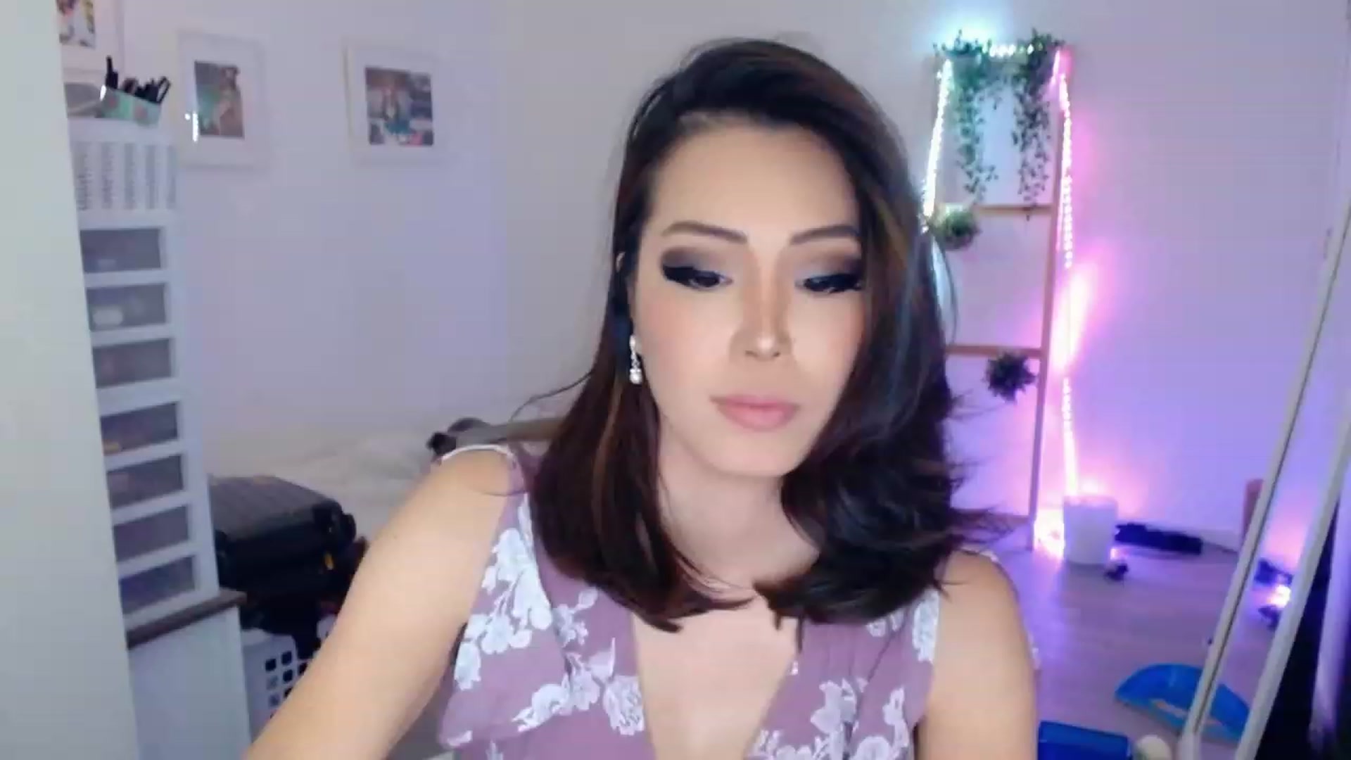 Gallery image thumbnail from Bunni_'s myfreecams stream on, 08/27/2023, 06:15 image 1 of 20