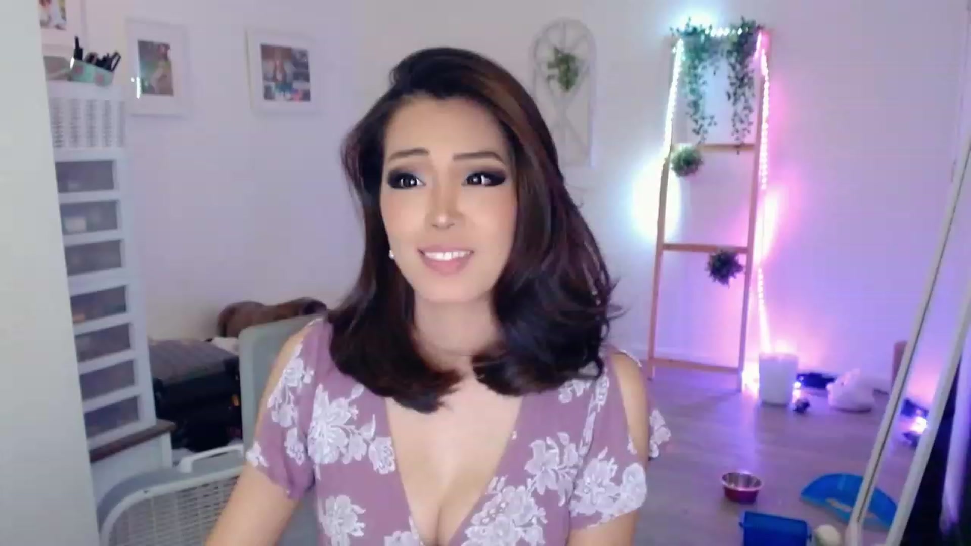 Gallery image thumbnail from Bunni_'s myfreecams stream on, 08/27/2023, 06:15 image 6 of 20
