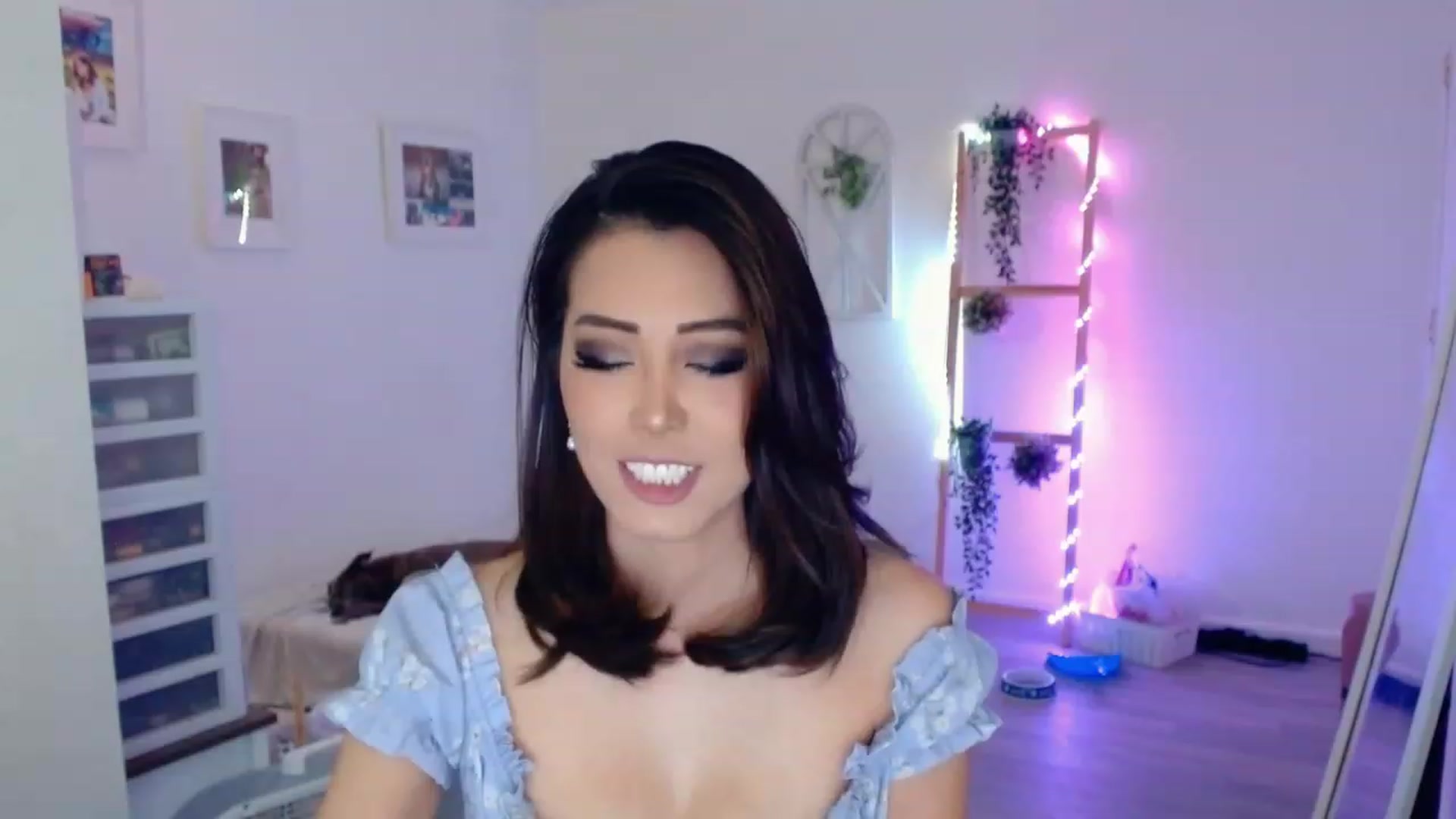 Gallery image thumbnail from Bunni_'s myfreecams stream on, 08/29/2023, 07:04 image 11 of 20
