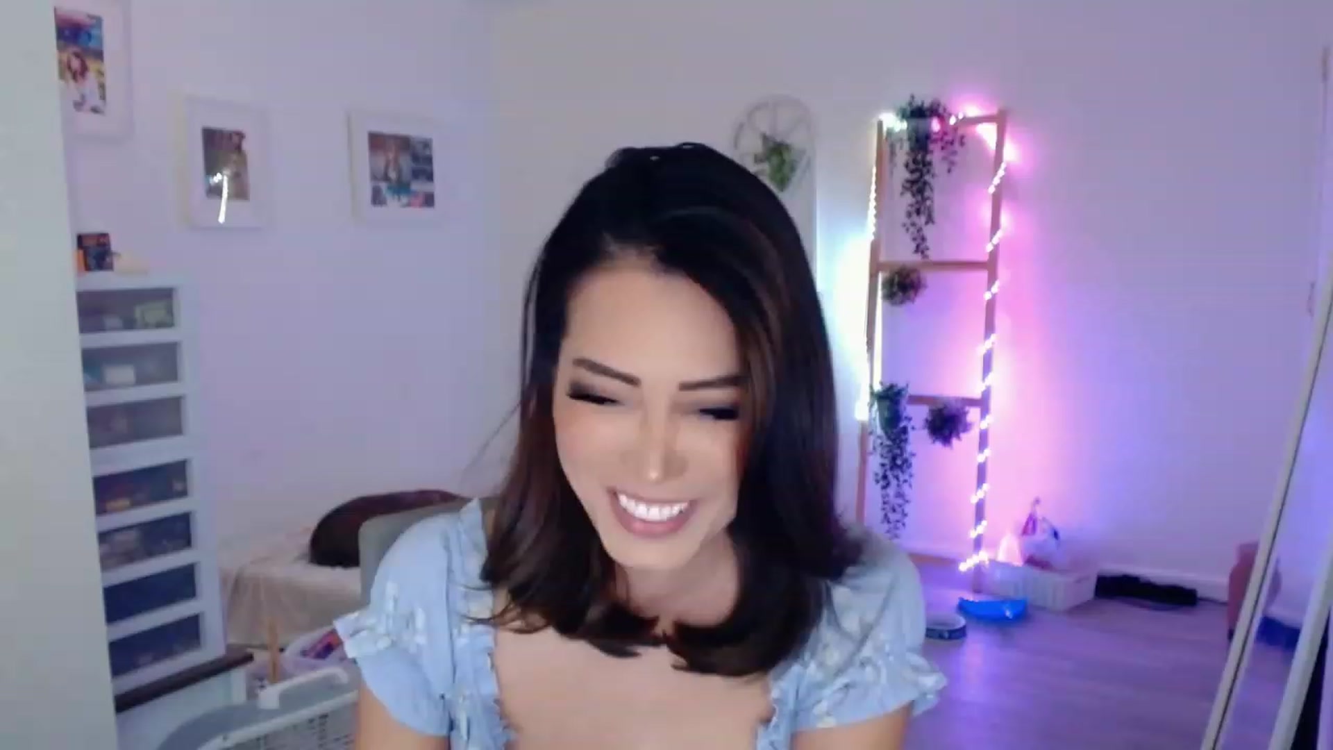 Gallery image thumbnail from Bunni_'s myfreecams stream on, 08/29/2023, 07:04 image 19 of 20