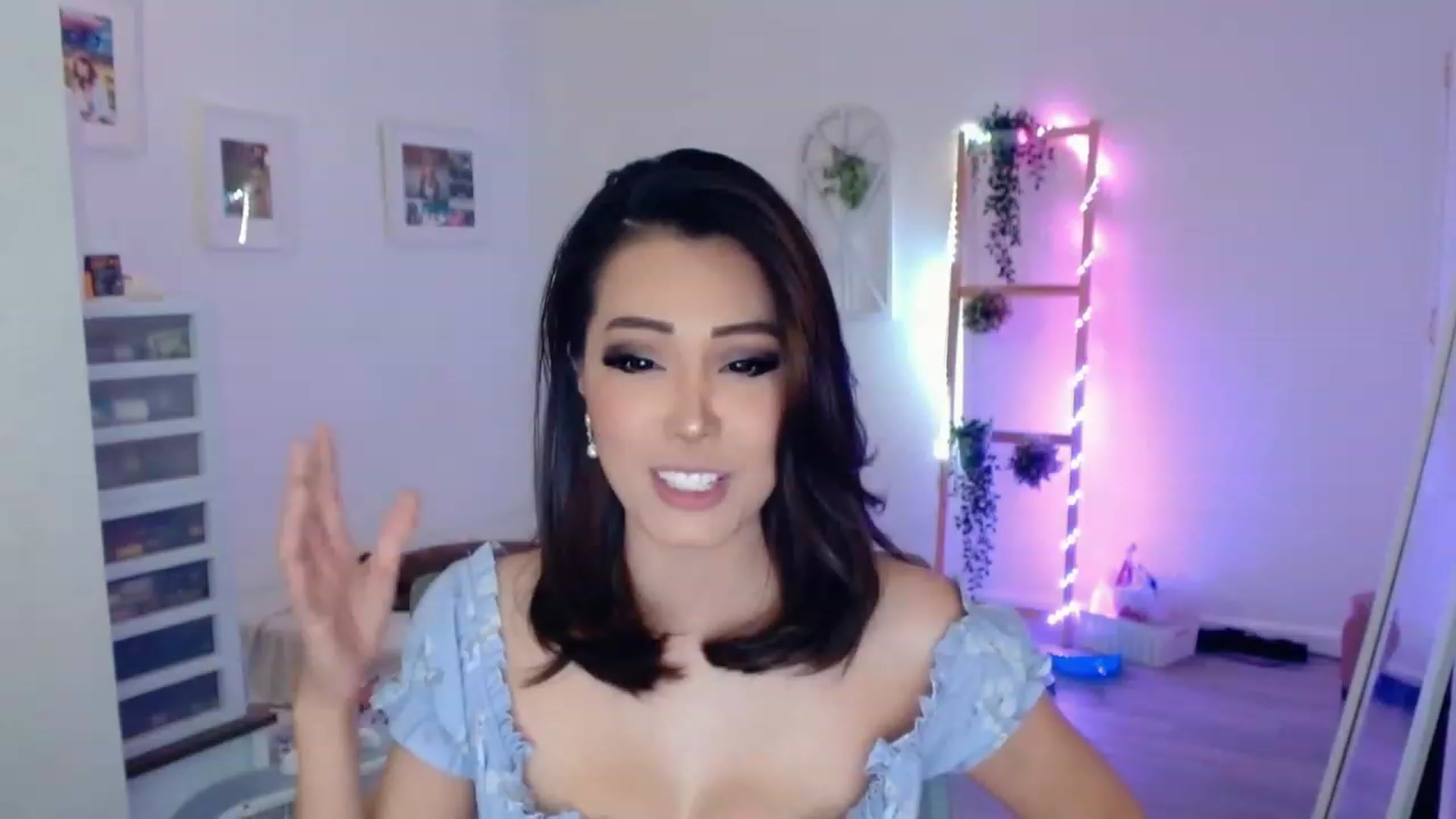 Gallery image thumbnail from Bunni_'s myfreecams stream on, 08/29/2023, 07:04 image 12 of 20