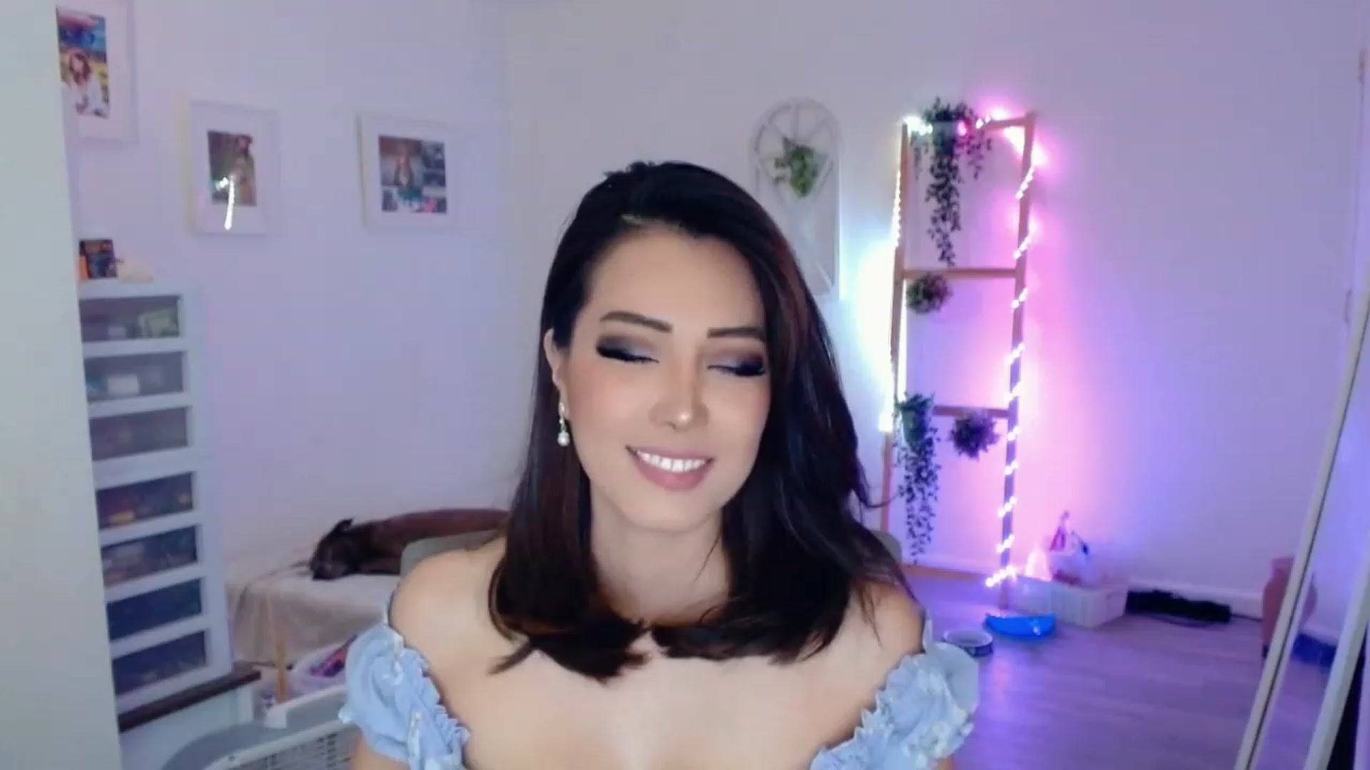 Gallery image thumbnail from Bunni_'s myfreecams stream on, 08/29/2023, 07:04 image 13 of 20