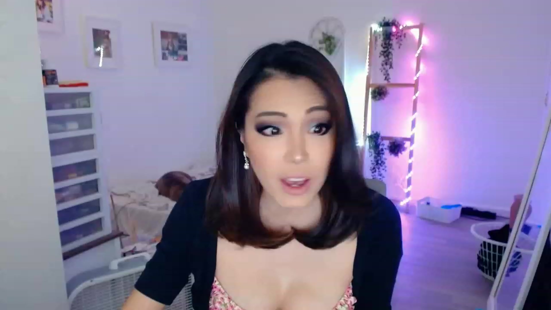 Gallery image thumbnail from Bunni_'s myfreecams stream on, 08/30/2023, 06:51 image 13 of 20