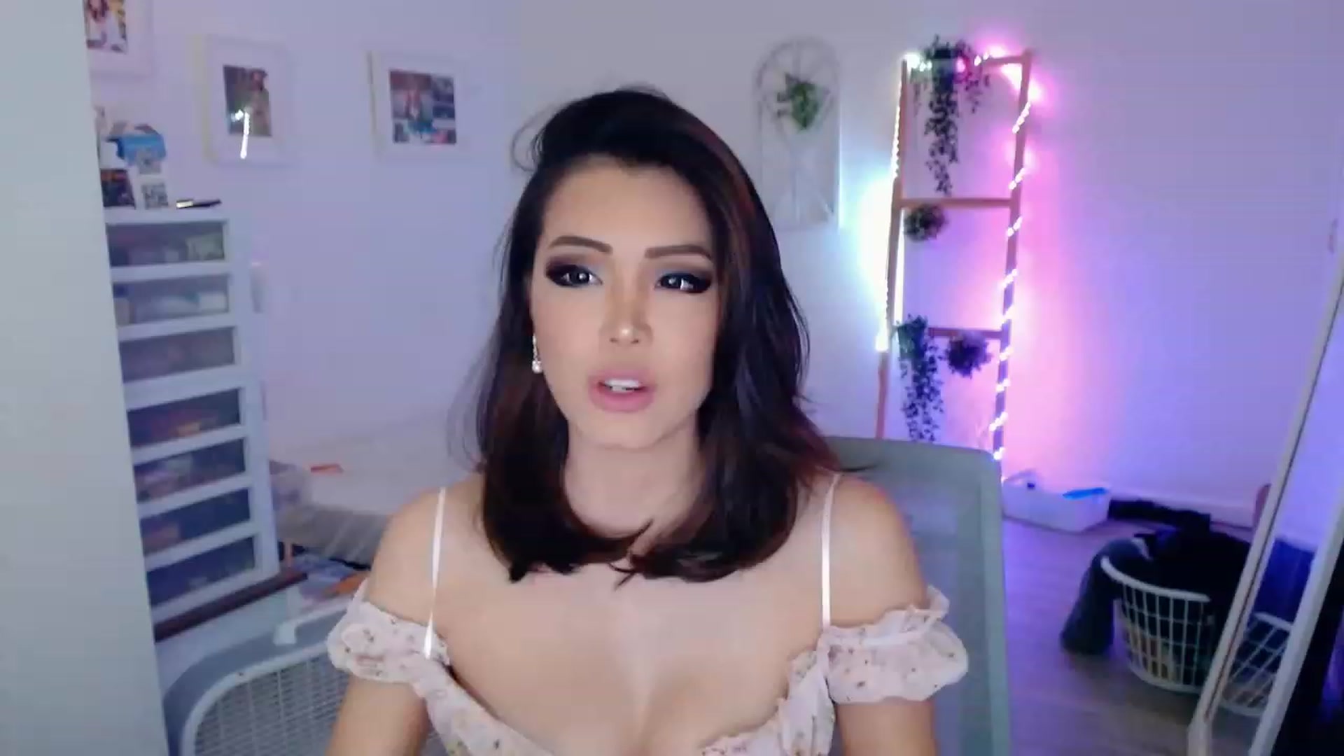 Gallery image thumbnail from Bunni_'s myfreecams stream on, 08/31/2023, 06:25 image 7 of 20