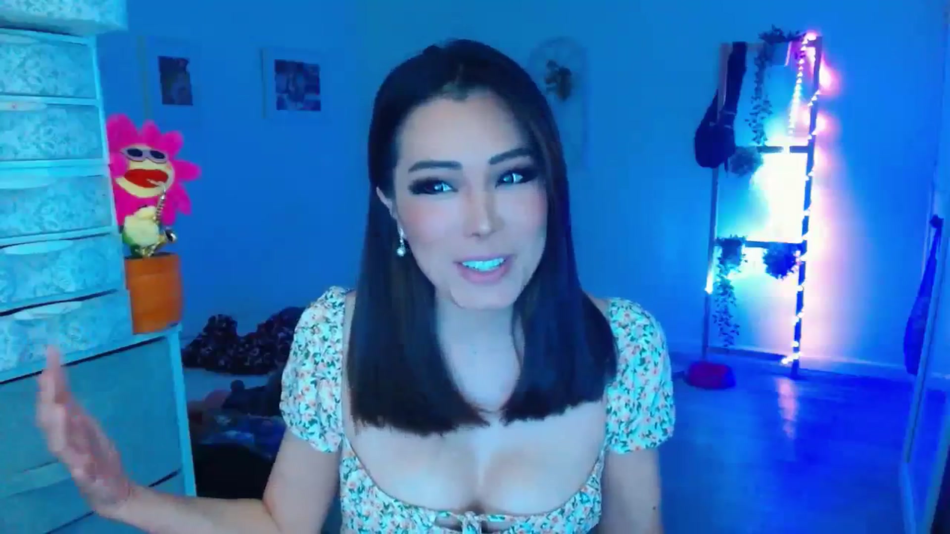 Gallery image thumbnail from Bunni_'s myfreecams stream on, 10/03/2023, 06:54 image 6 of 20