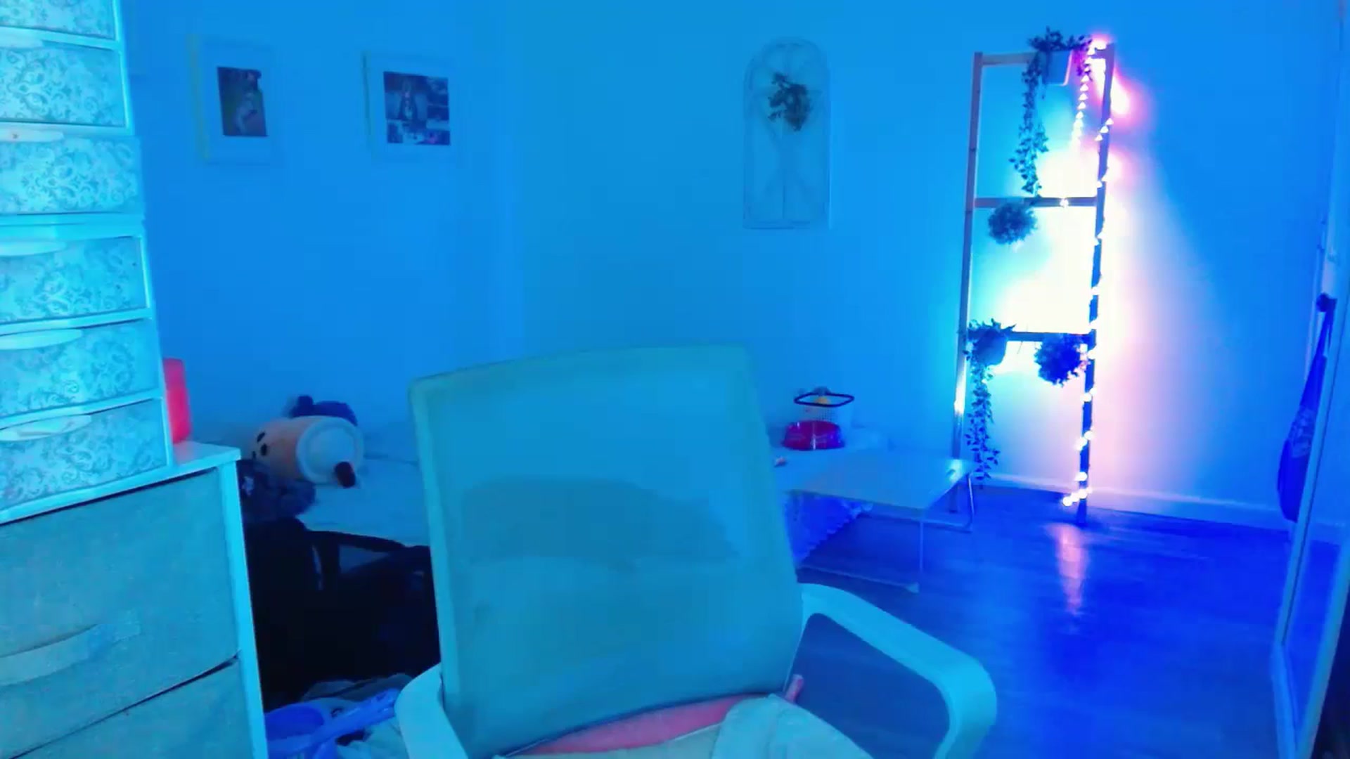 Gallery image thumbnail from Bunni_'s myfreecams stream on, 10/04/2023, 05:56 image 14 of 20
