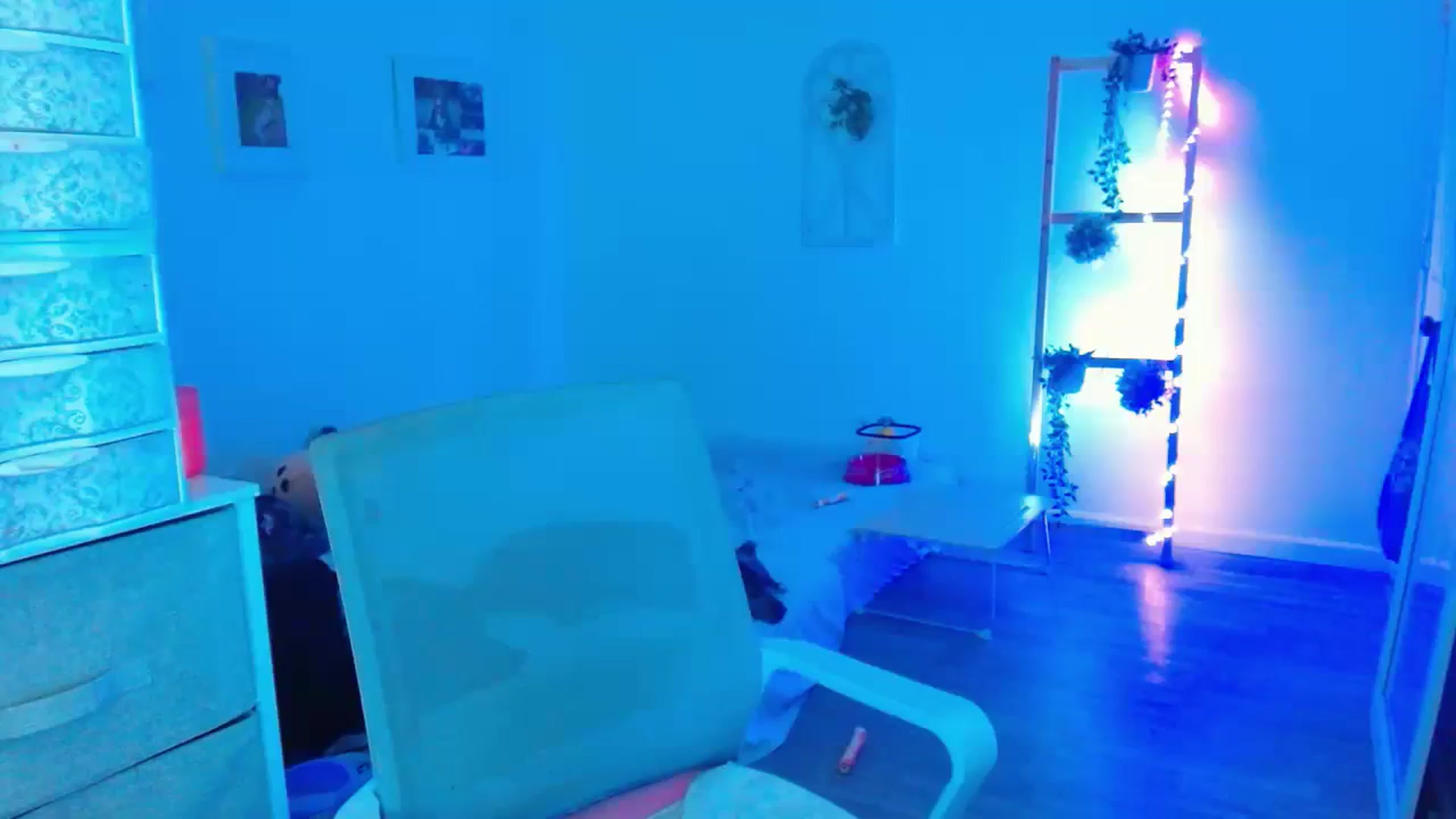 Gallery image thumbnail from Bunni_'s myfreecams stream on, 10/04/2023, 05:56 image 10 of 20