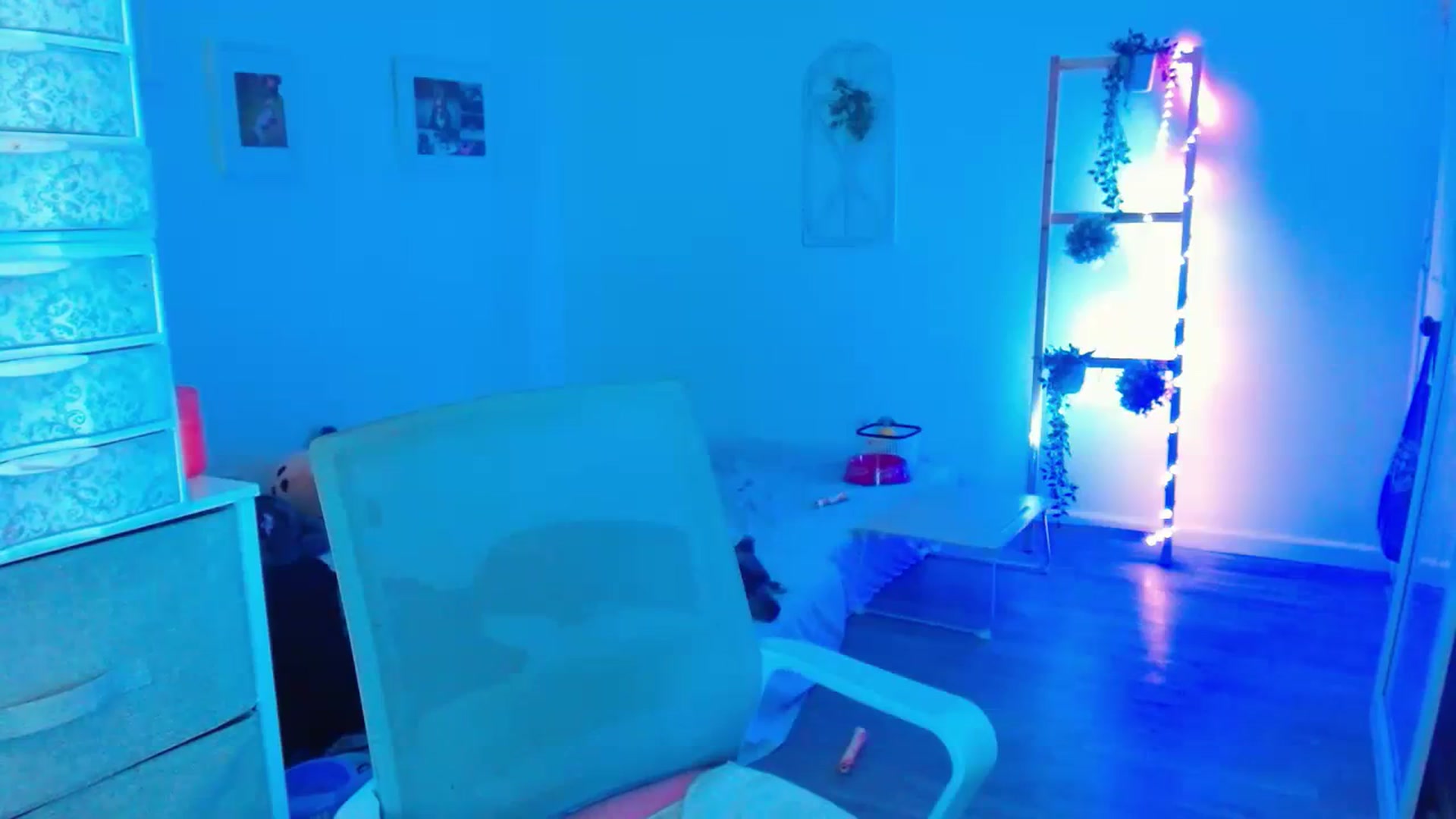 Gallery image thumbnail from Bunni_'s myfreecams stream on, 10/04/2023, 05:56 image 9 of 20
