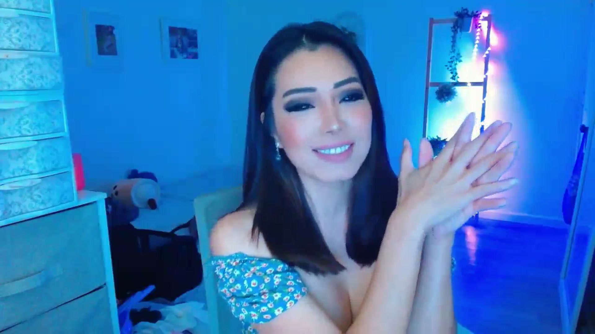 Gallery image thumbnail from Bunni_'s myfreecams stream on, 10/04/2023, 05:56 image 19 of 20