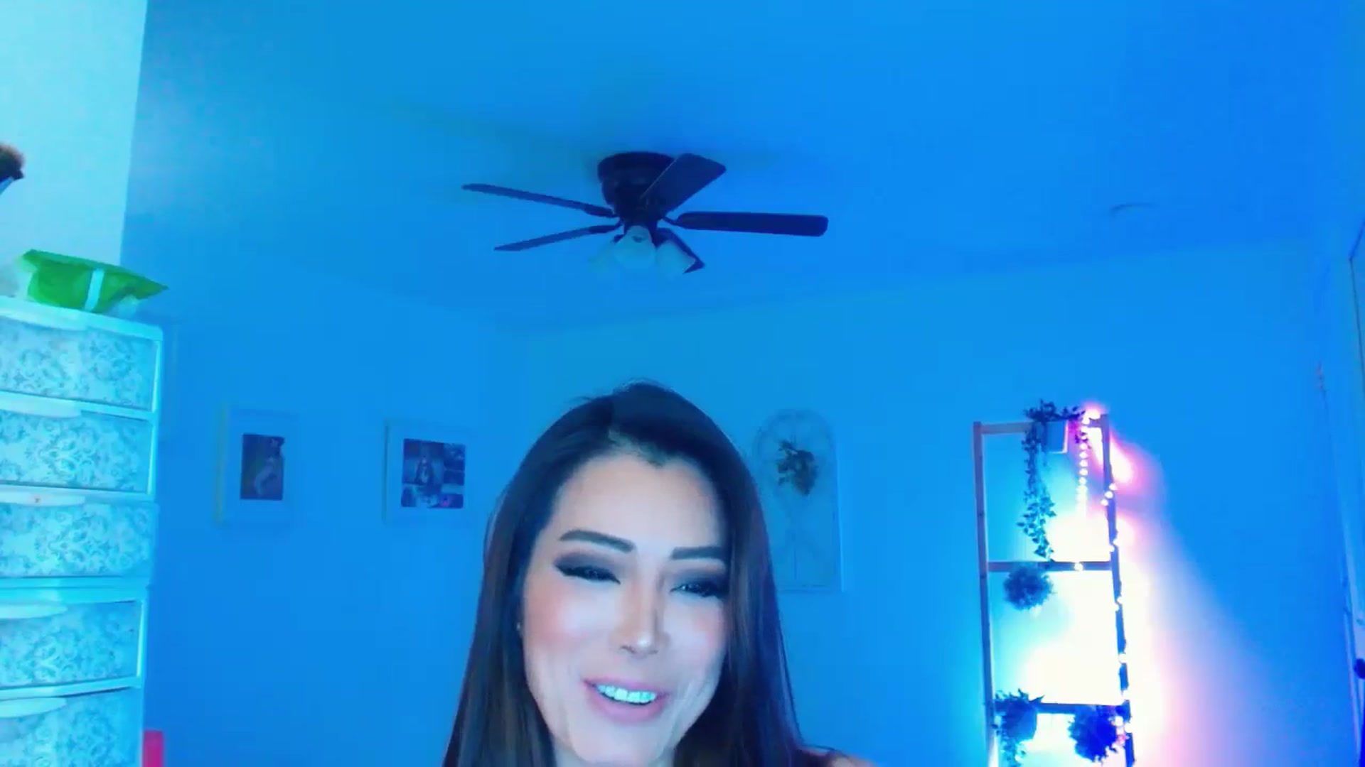Gallery image thumbnail from Bunni_'s myfreecams stream on, 10/04/2023, 05:56 image 17 of 20