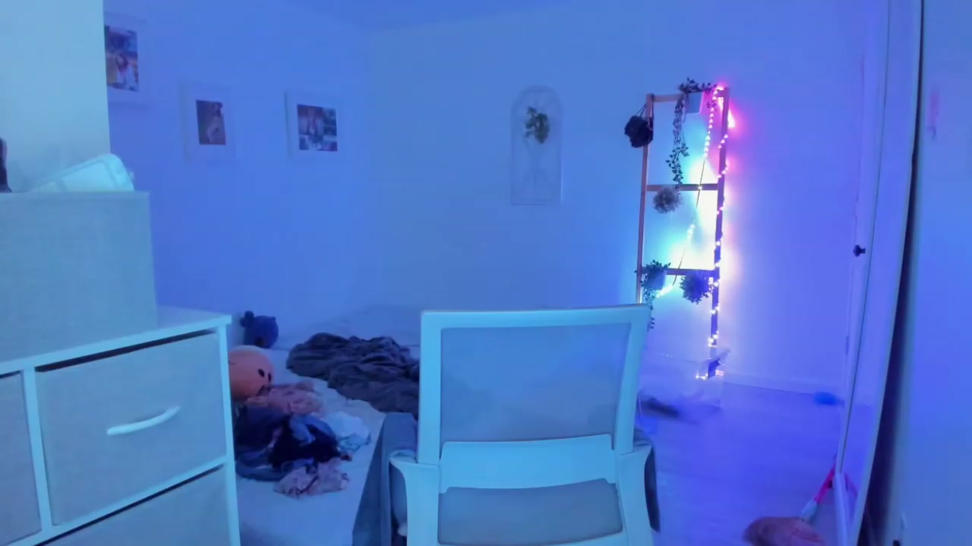 Gallery image thumbnail from Bunni_'s myfreecams stream on, 10/06/2023, 07:36 image 11 of 20