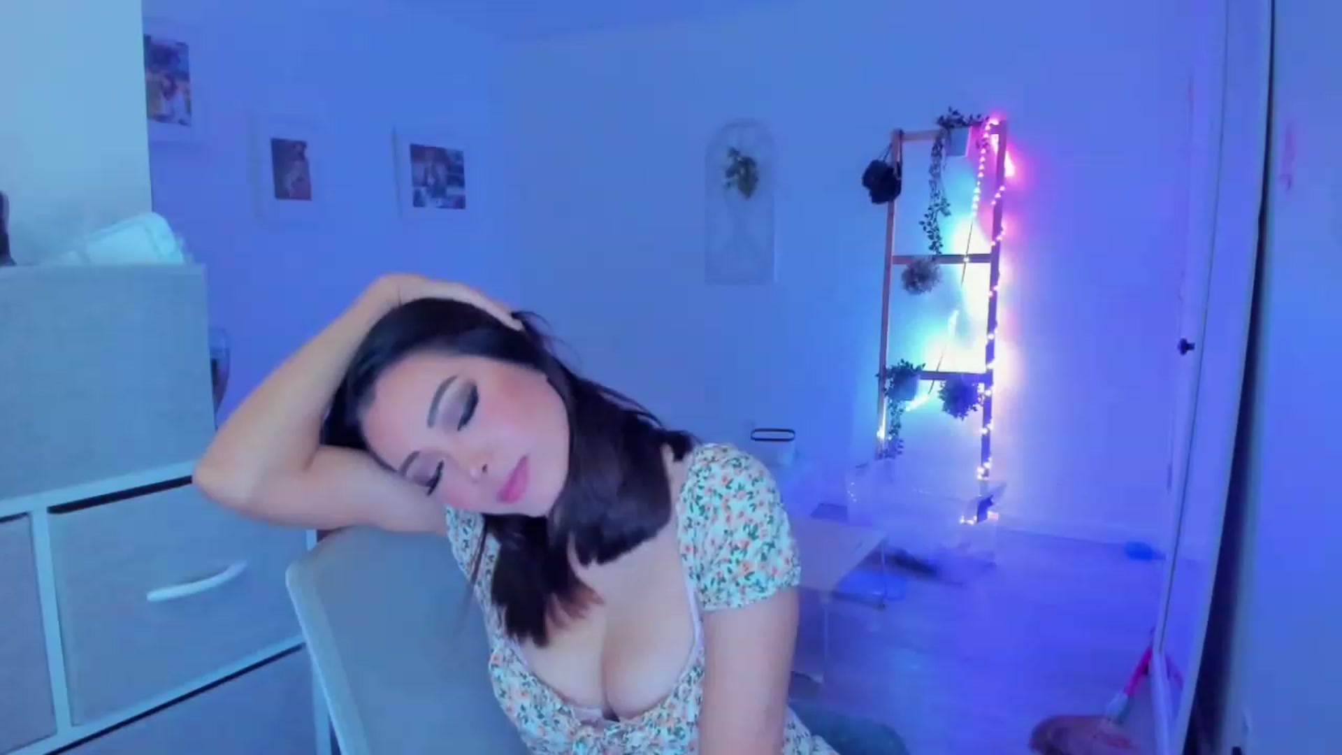 Gallery image thumbnail from Bunni_'s myfreecams stream on, 10/06/2023, 07:36 image 8 of 20