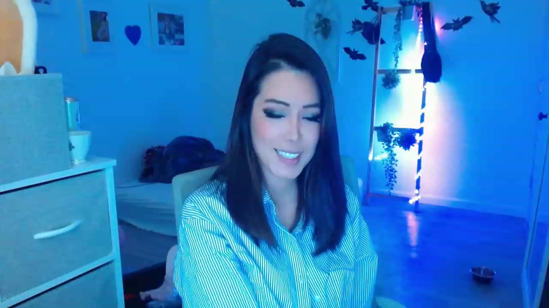 Gallery image thumbnail from Bunni_'s myfreecams stream on, 10/09/2023, 06:51 image 16 of 20