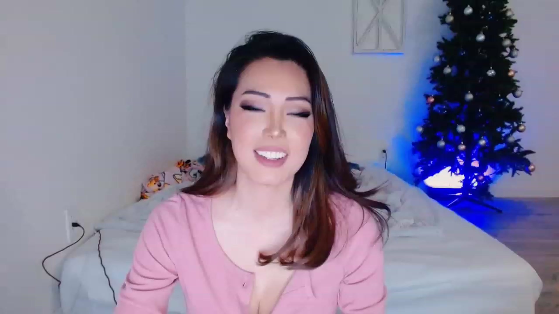 Gallery image thumbnail from Bunni_'s myfreecams stream on, 12/04/2023, 07:28 image 17 of 20