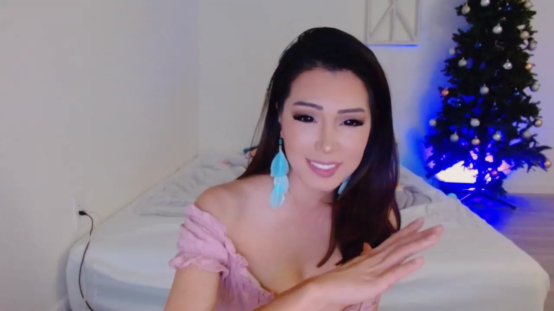 Gallery image thumbnail from Bunni_'s myfreecams stream on, 12/06/2023, 07:45 image 10 of 20