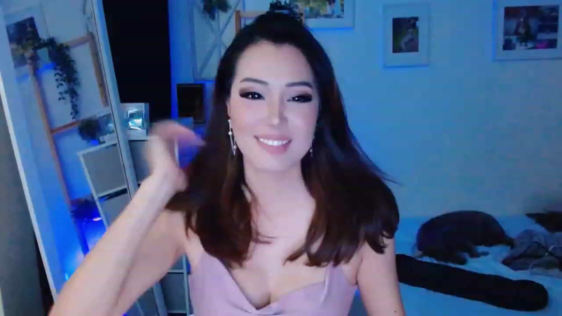 Gallery image thumbnail from Bunni_'s myfreecams stream on, 12/14/2023, 07:55 image 15 of 20