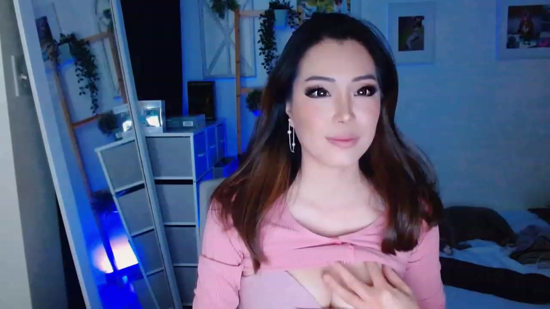 Gallery image thumbnail from Bunni_'s myfreecams stream on, 12/14/2023, 07:55 image 11 of 20