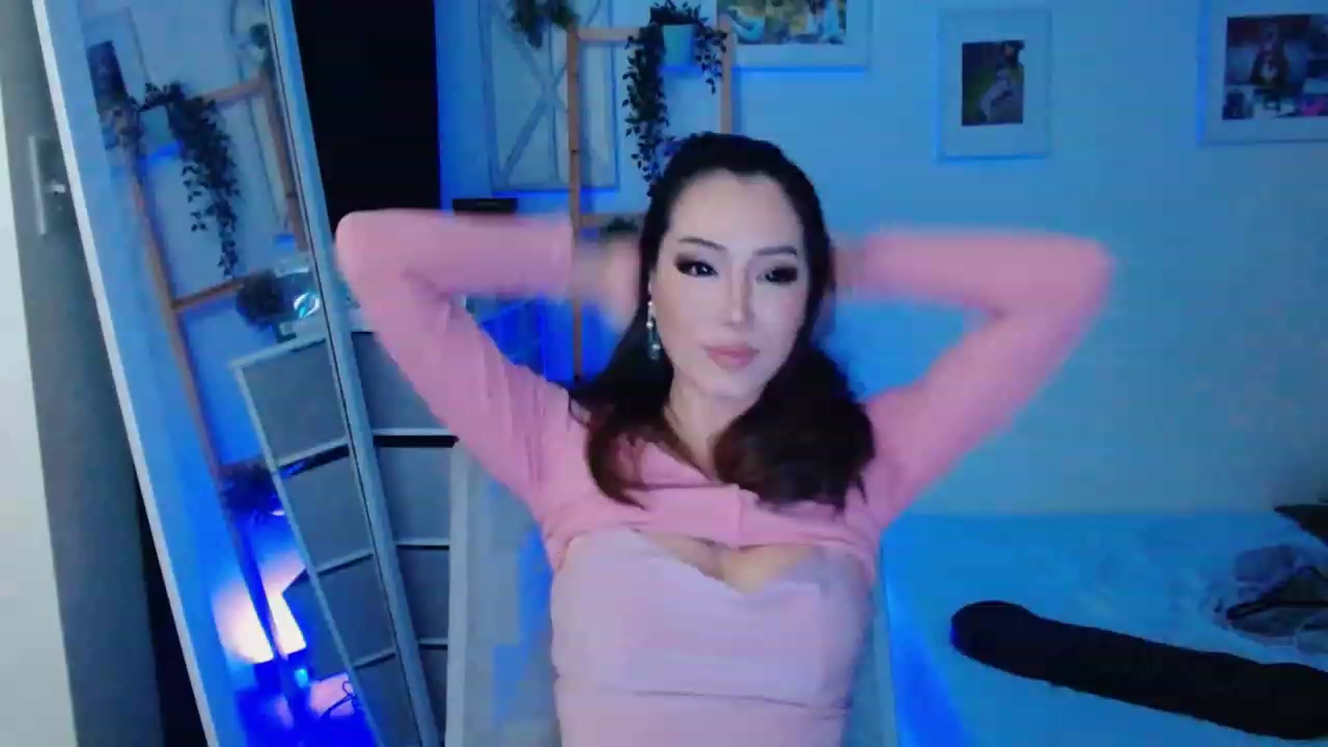 Gallery image thumbnail from Bunni_'s myfreecams stream on, 12/14/2023, 07:55 image 7 of 20