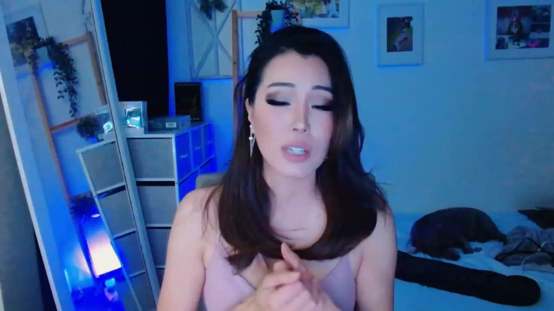 Gallery image thumbnail from Bunni_'s myfreecams stream on, 12/14/2023, 07:55 image 16 of 20
