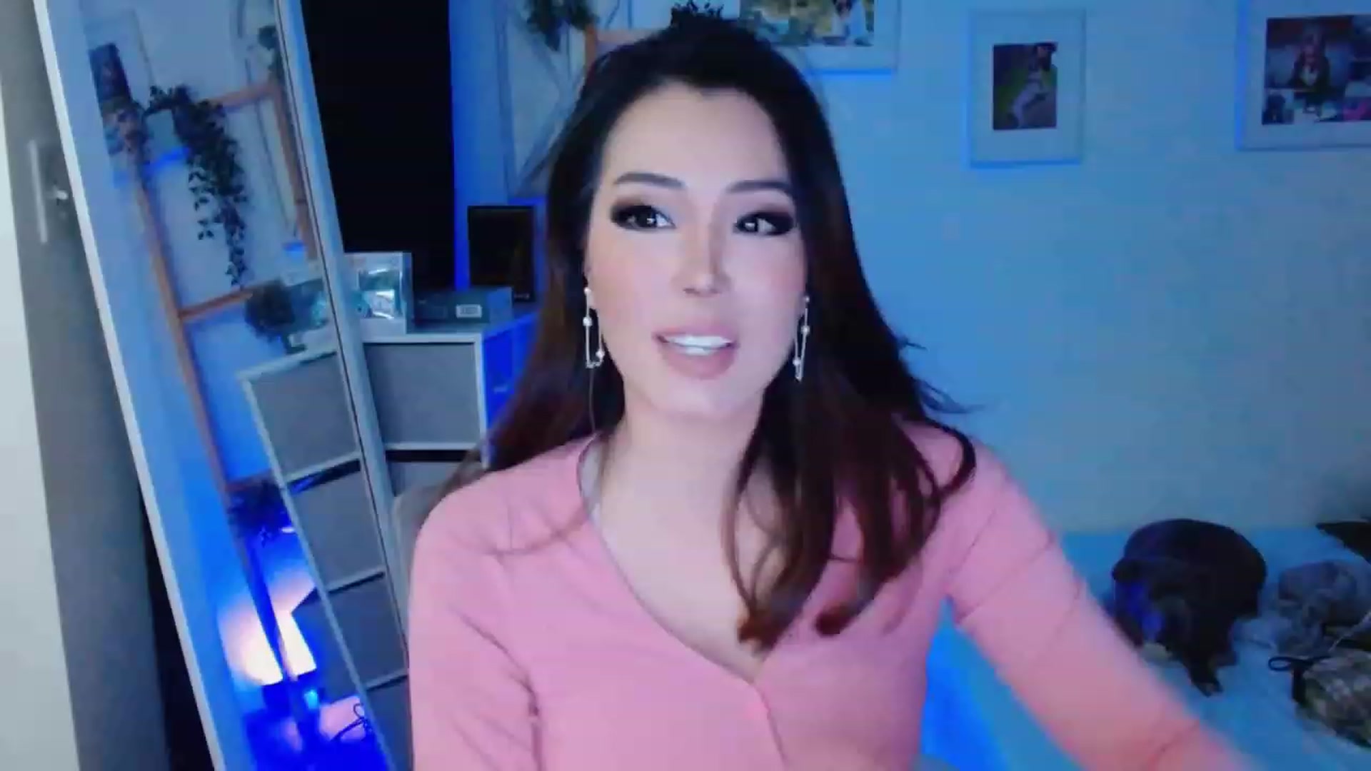 Gallery image thumbnail from Bunni_'s myfreecams stream on, 12/14/2023, 07:55 image 5 of 20