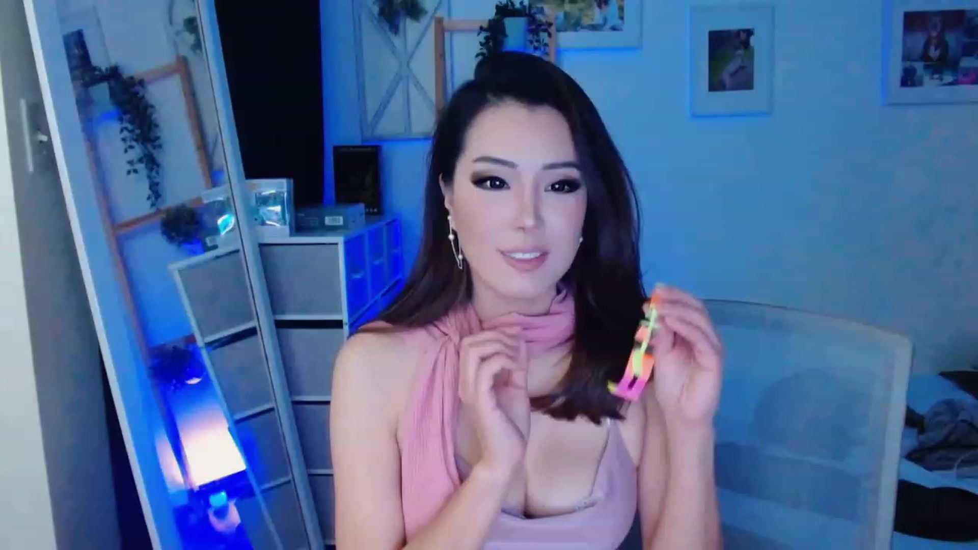 Gallery image thumbnail from Bunni_'s myfreecams stream on, 12/14/2023, 07:55 image 13 of 20