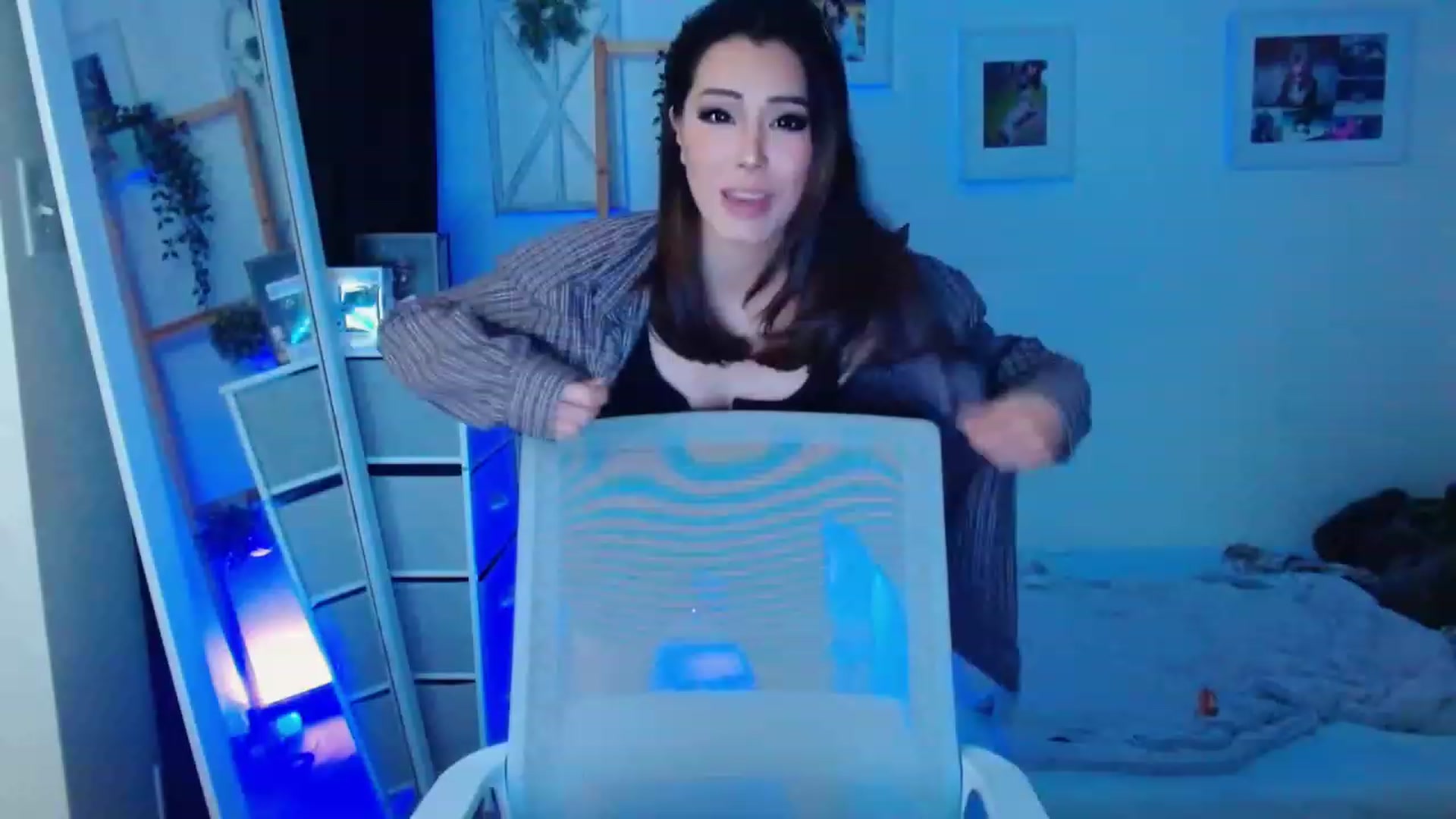 Gallery image thumbnail from Bunni_'s myfreecams stream on, 12/16/2023, 07:43 image 19 of 20