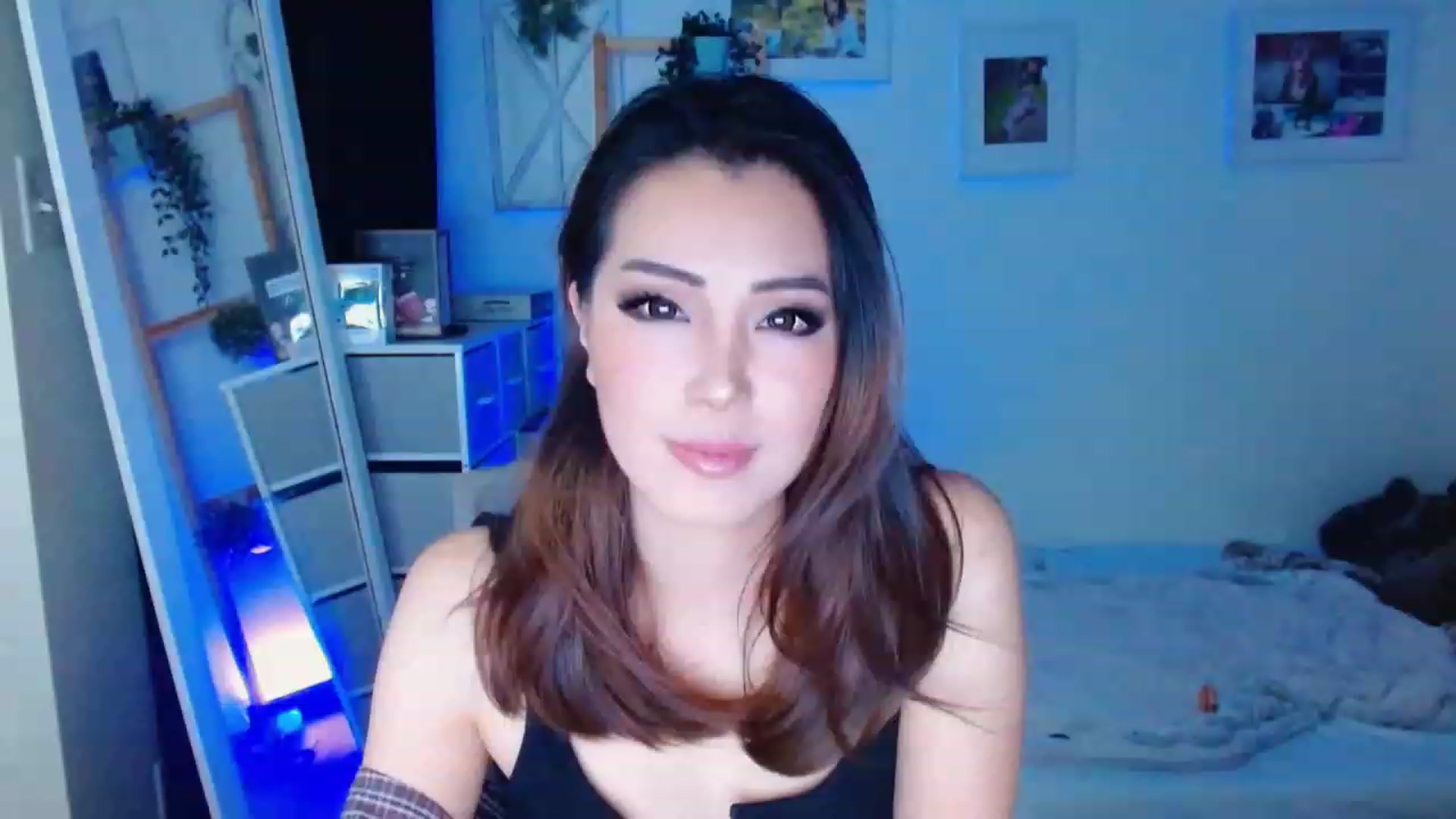 Gallery image thumbnail from Bunni_'s myfreecams stream on, 12/16/2023, 07:43 image 18 of 20