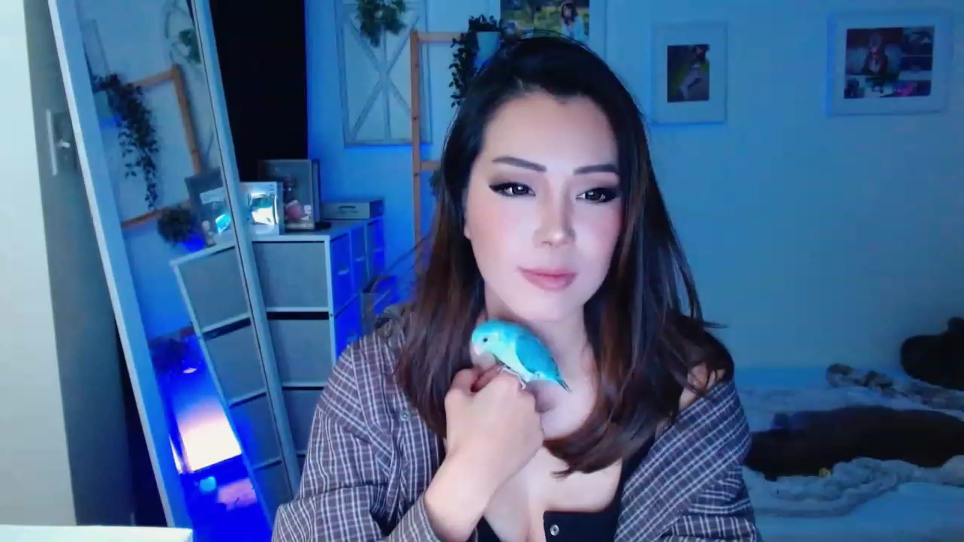 Gallery image thumbnail from Bunni_'s myfreecams stream on, 12/16/2023, 07:43 image 11 of 20