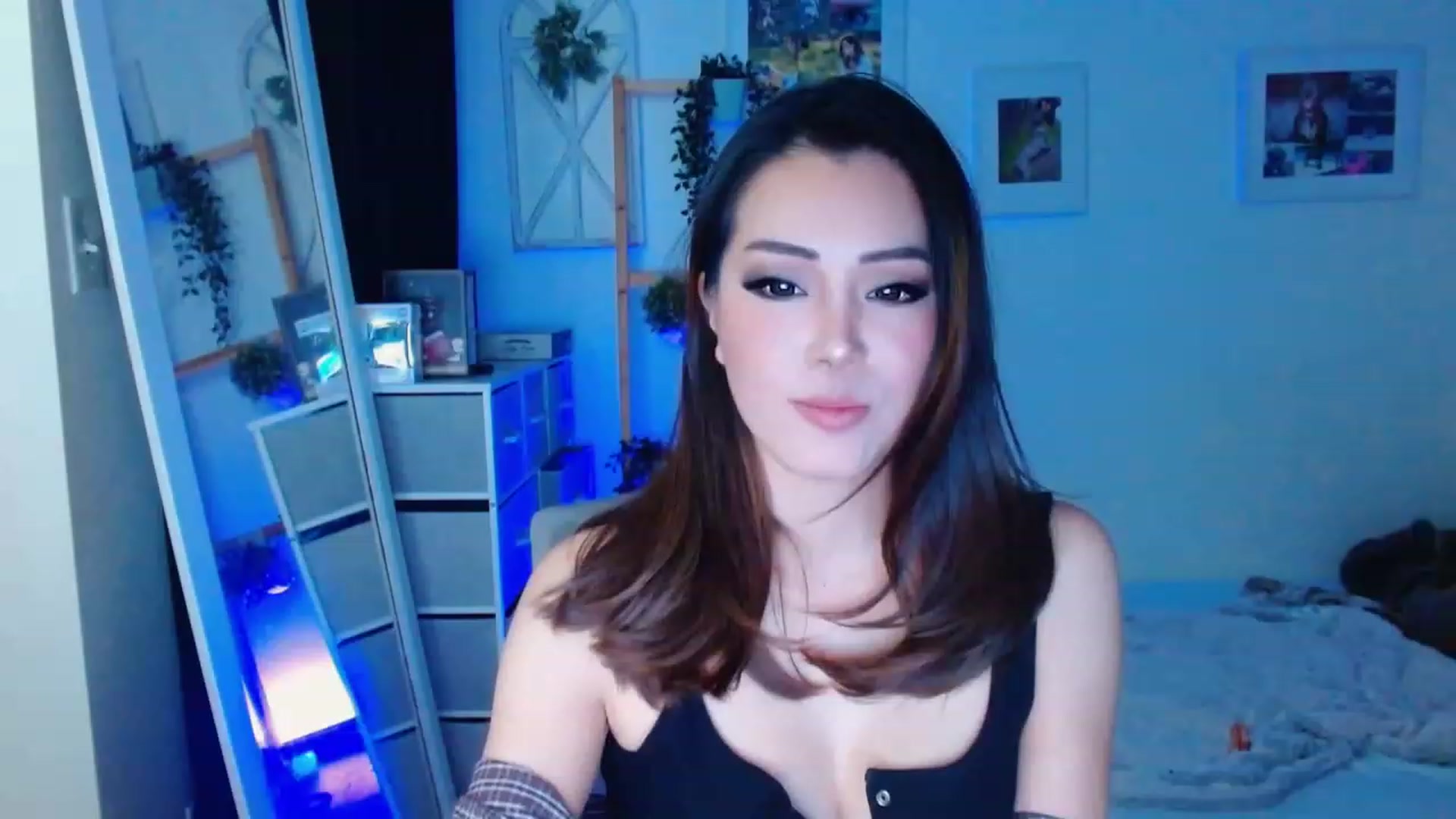 Gallery image thumbnail from Bunni_'s myfreecams stream on, 12/16/2023, 07:43 image 14 of 20