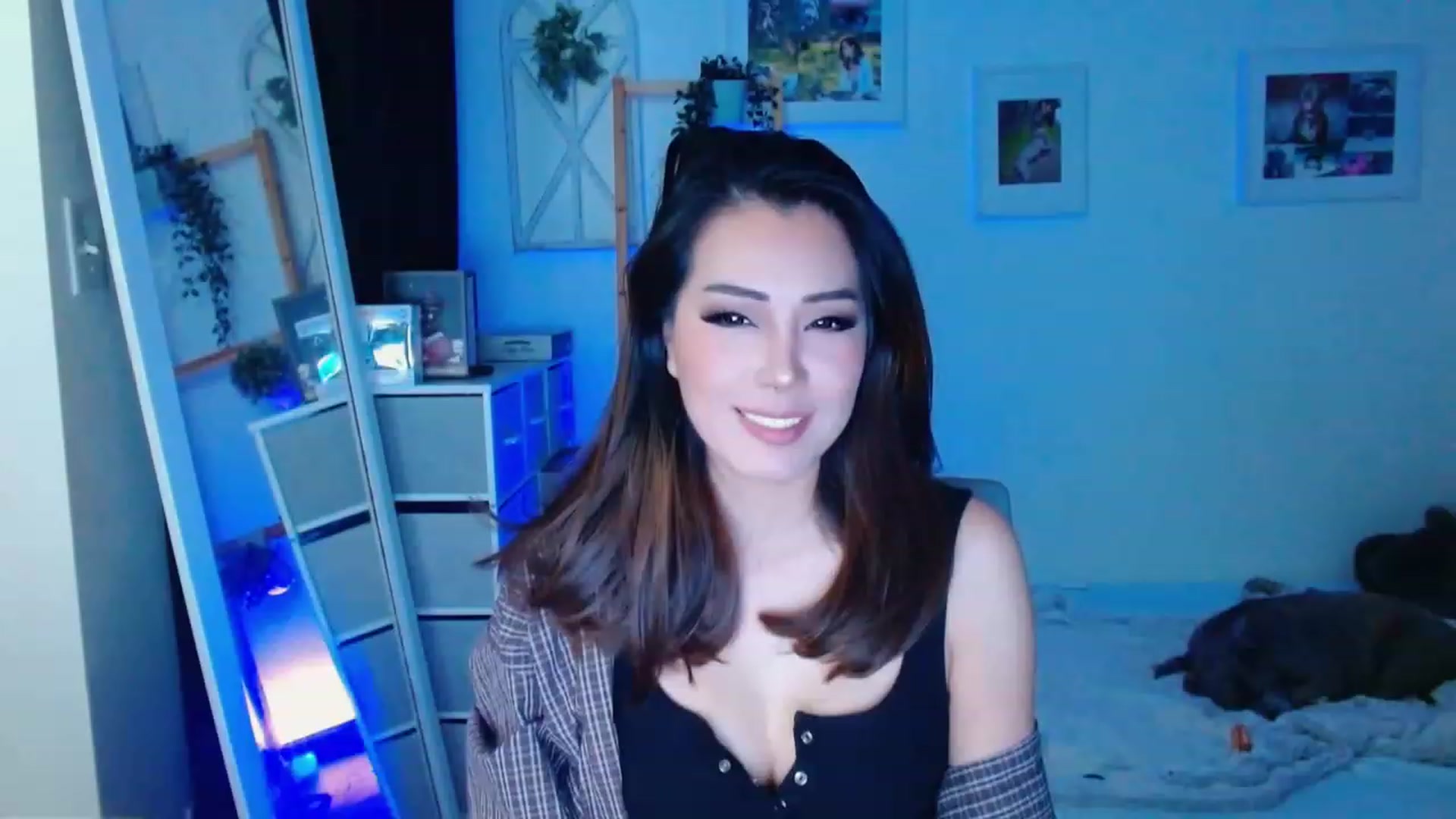 Gallery image thumbnail from Bunni_'s myfreecams stream on, 12/16/2023, 07:43 image 13 of 20