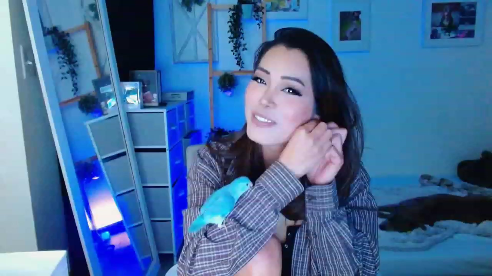 Gallery image thumbnail from Bunni_'s myfreecams stream on, 12/16/2023, 07:43 image 1 of 20