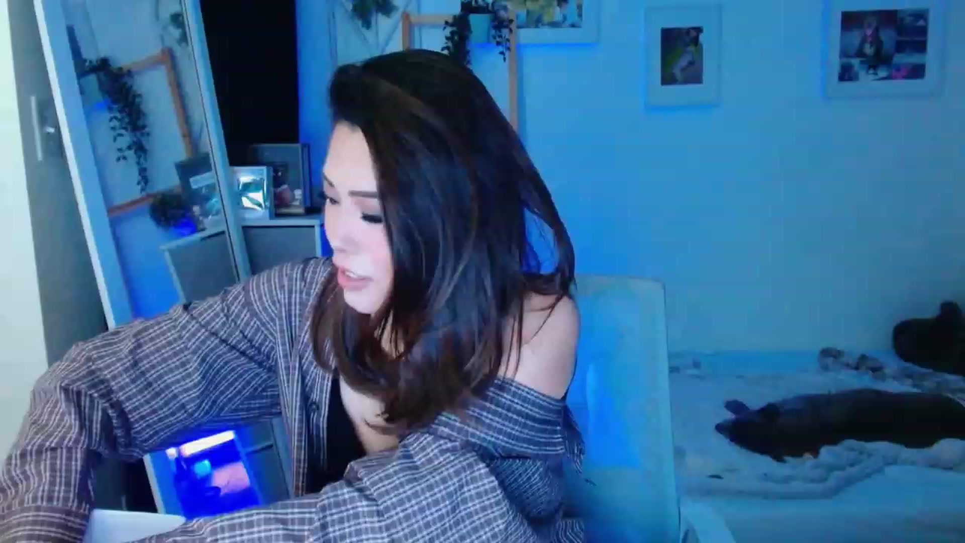 Gallery image thumbnail from Bunni_'s myfreecams stream on, 12/16/2023, 07:43 image 7 of 20