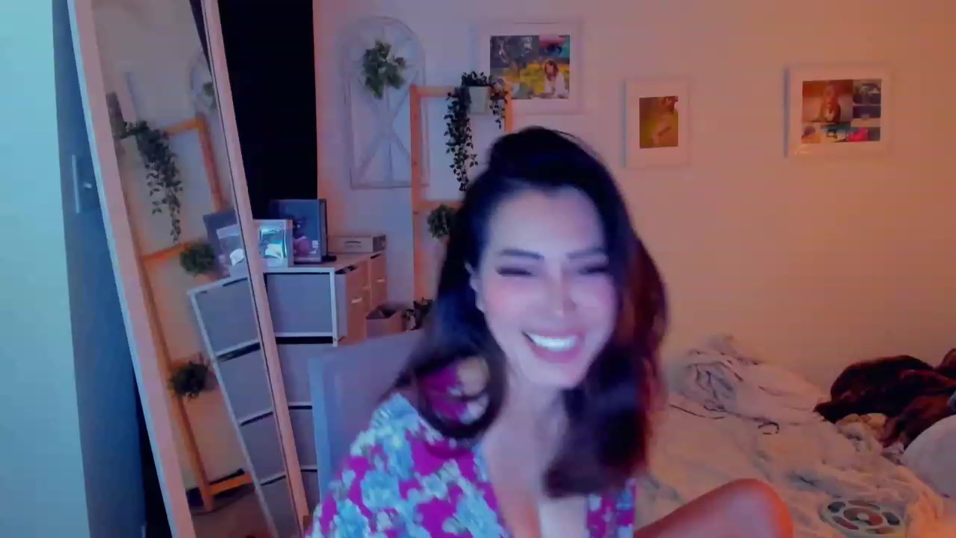Gallery image thumbnail from Bunni_'s myfreecams stream on, 12/17/2023, 09:22 image 2 of 20