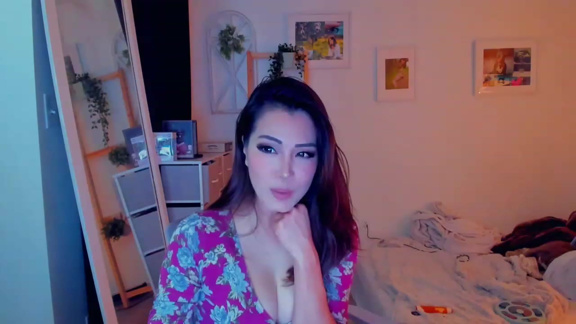 Gallery image thumbnail from Bunni_'s myfreecams stream on, 12/17/2023, 09:22 image 6 of 20