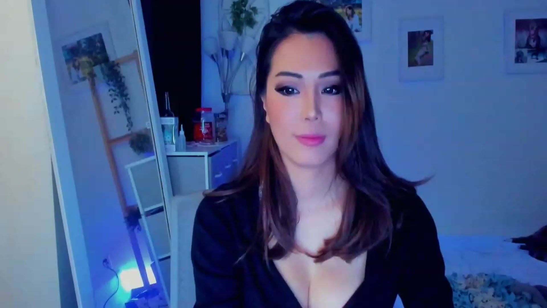 Gallery image thumbnail from Bunni_'s myfreecams stream on, 12/23/2023, 07:40 image 12 of 20