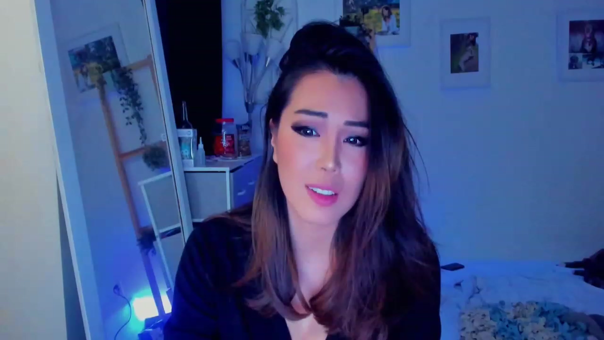 Gallery image thumbnail from Bunni_'s myfreecams stream on, 12/23/2023, 07:40 image 13 of 20