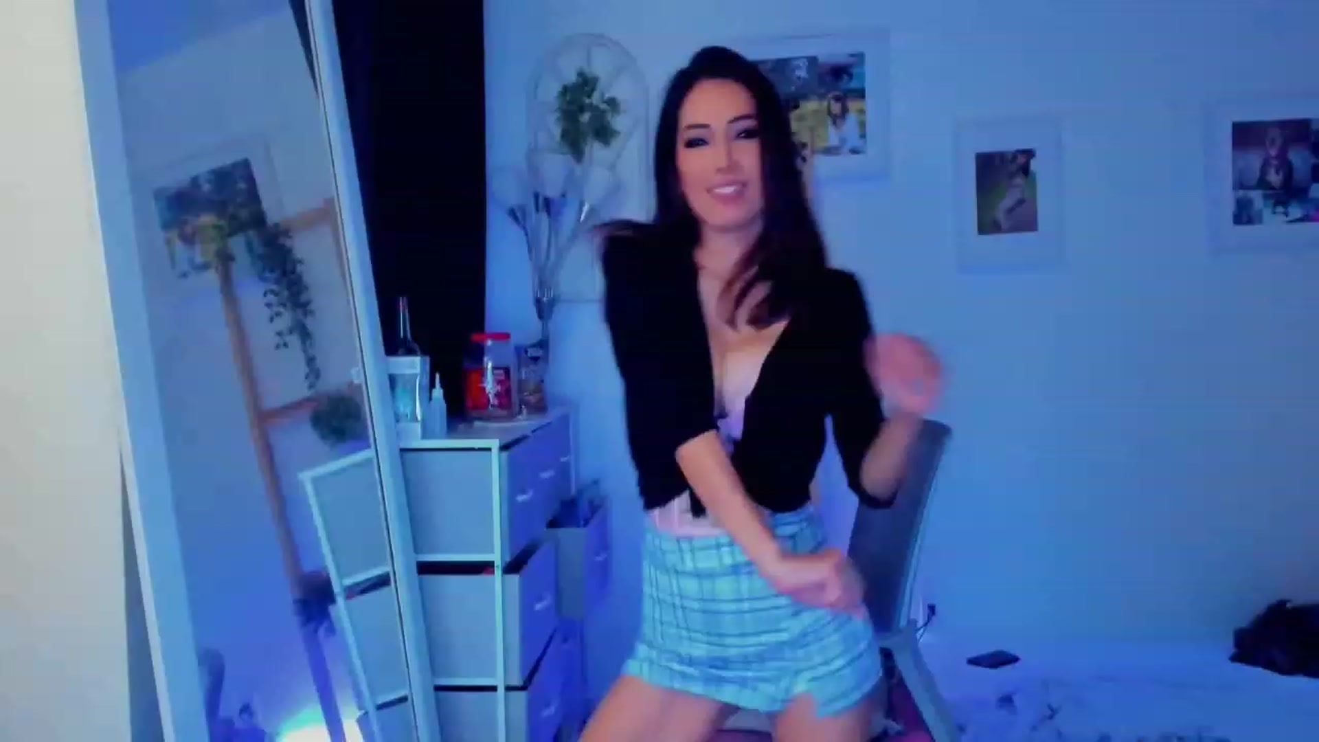 Gallery image thumbnail from Bunni_'s myfreecams stream on, 12/23/2023, 07:56 image 13 of 20