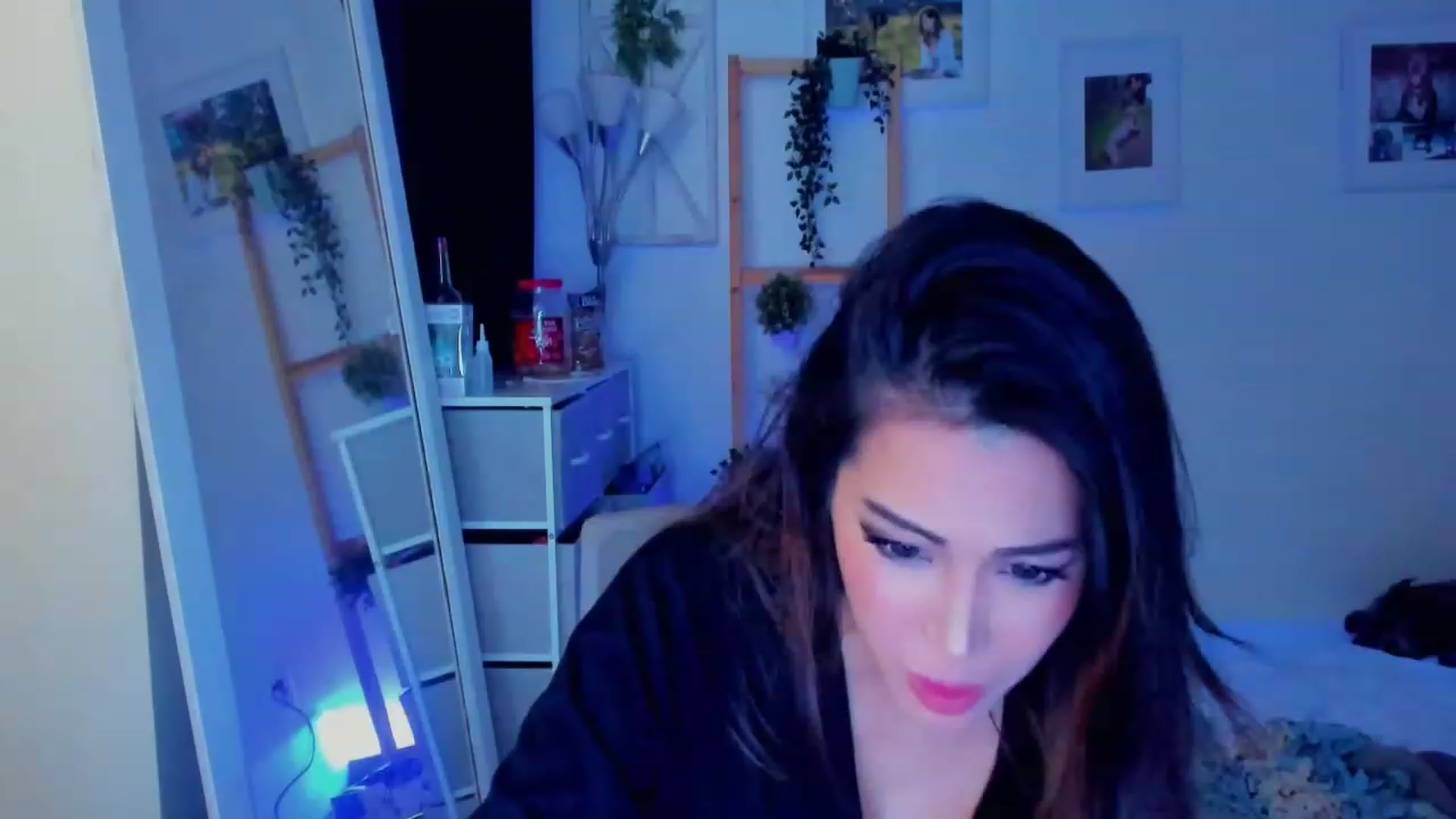 Gallery image thumbnail from Bunni_'s myfreecams stream on, 12/23/2023, 07:56 image 2 of 20