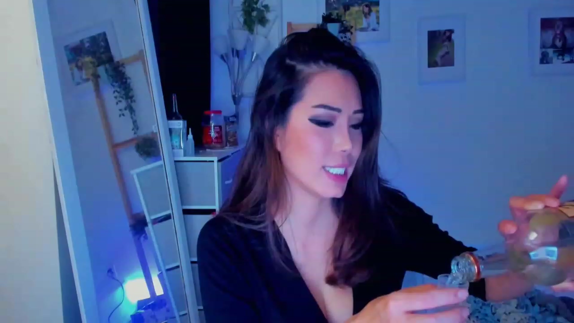 Gallery image thumbnail from Bunni_'s myfreecams stream on, 12/23/2023, 07:56 image 5 of 20